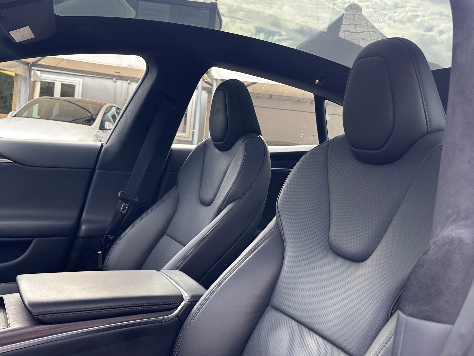 TESLA Model S 100 kWh Palladium HW4 mit EAT-image-8