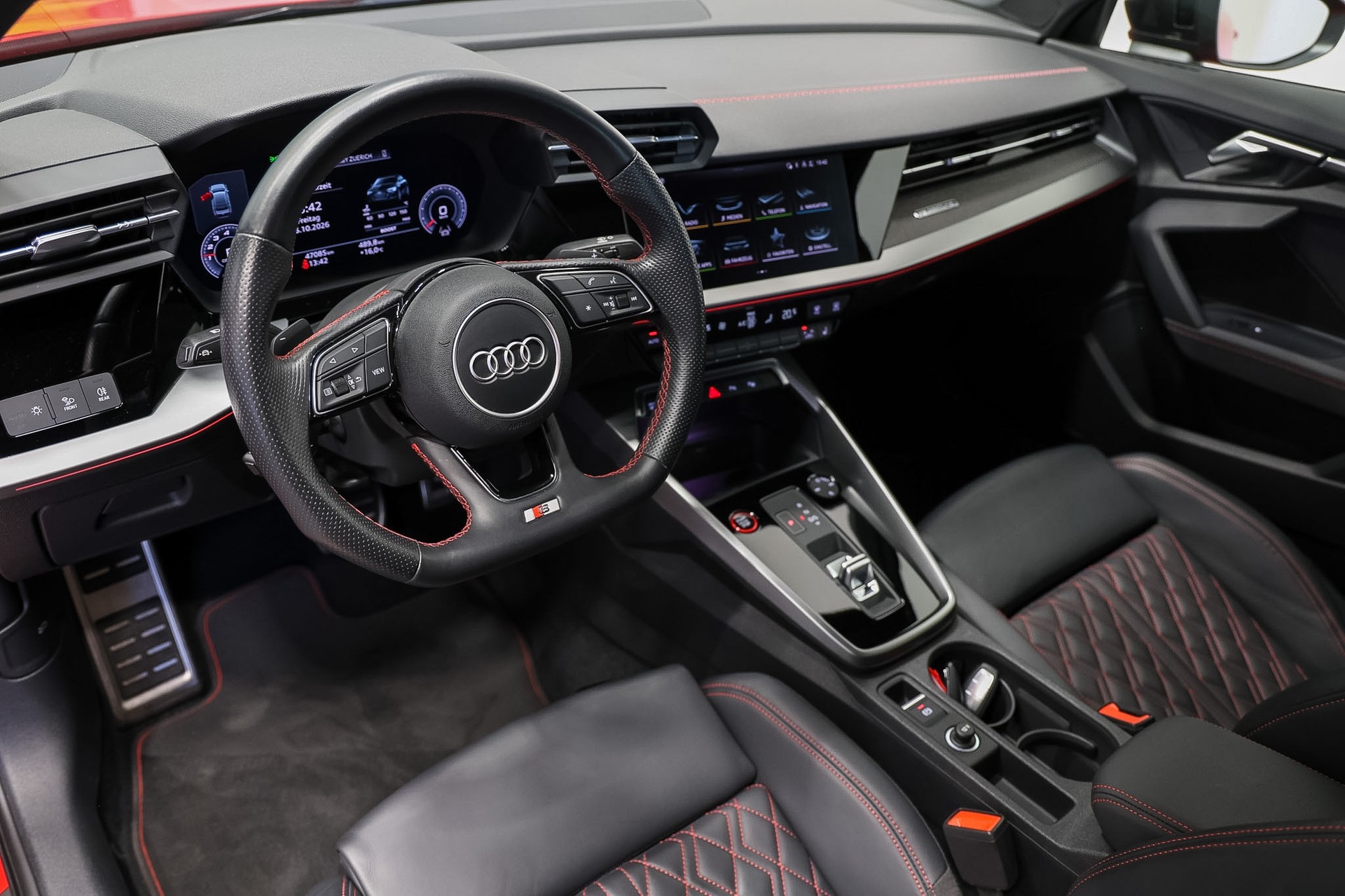 AUDI S3 Limousine 2.0 TFSI quattro S-tronic *Carbon Exterieur*aus 1.Hand*-image-15