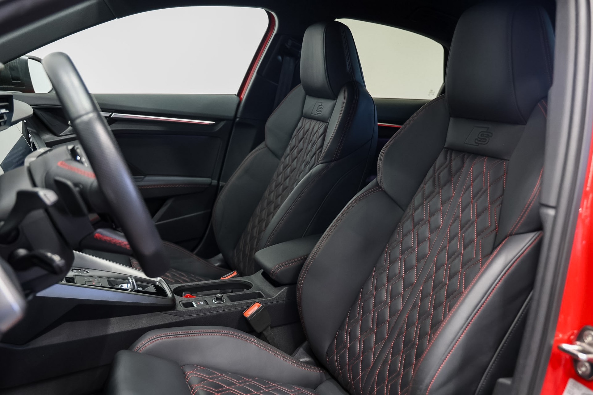 AUDI S3 Limousine 2.0 TFSI quattro S-tronic *Carbon Exterieur*aus 1.Hand*-image-16