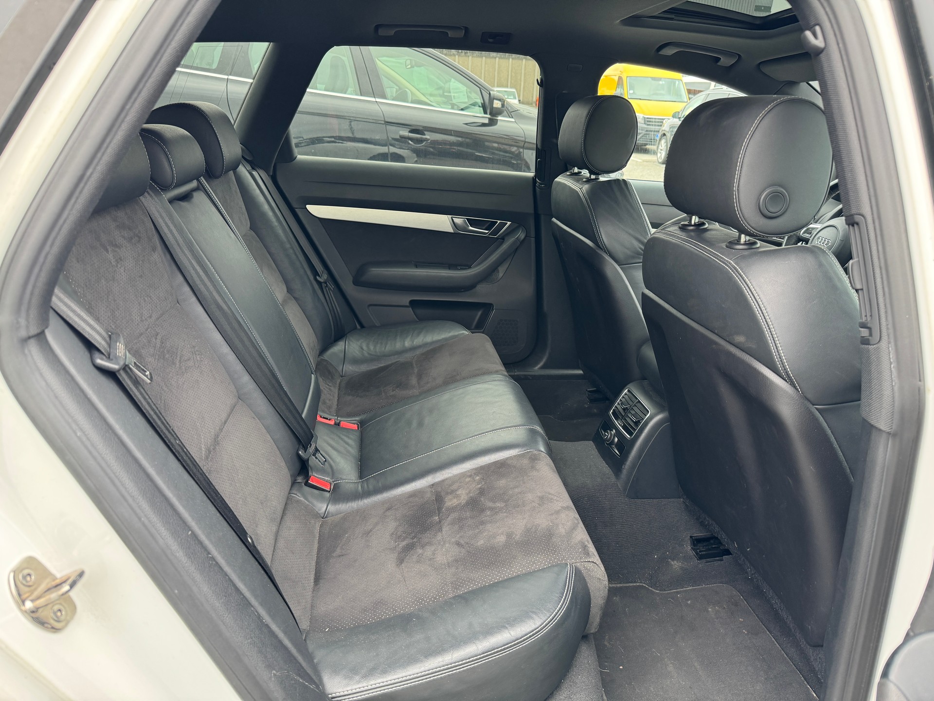 AUDI A6 Avant 3.0 V6 TDI quattro tiptronic-image-10