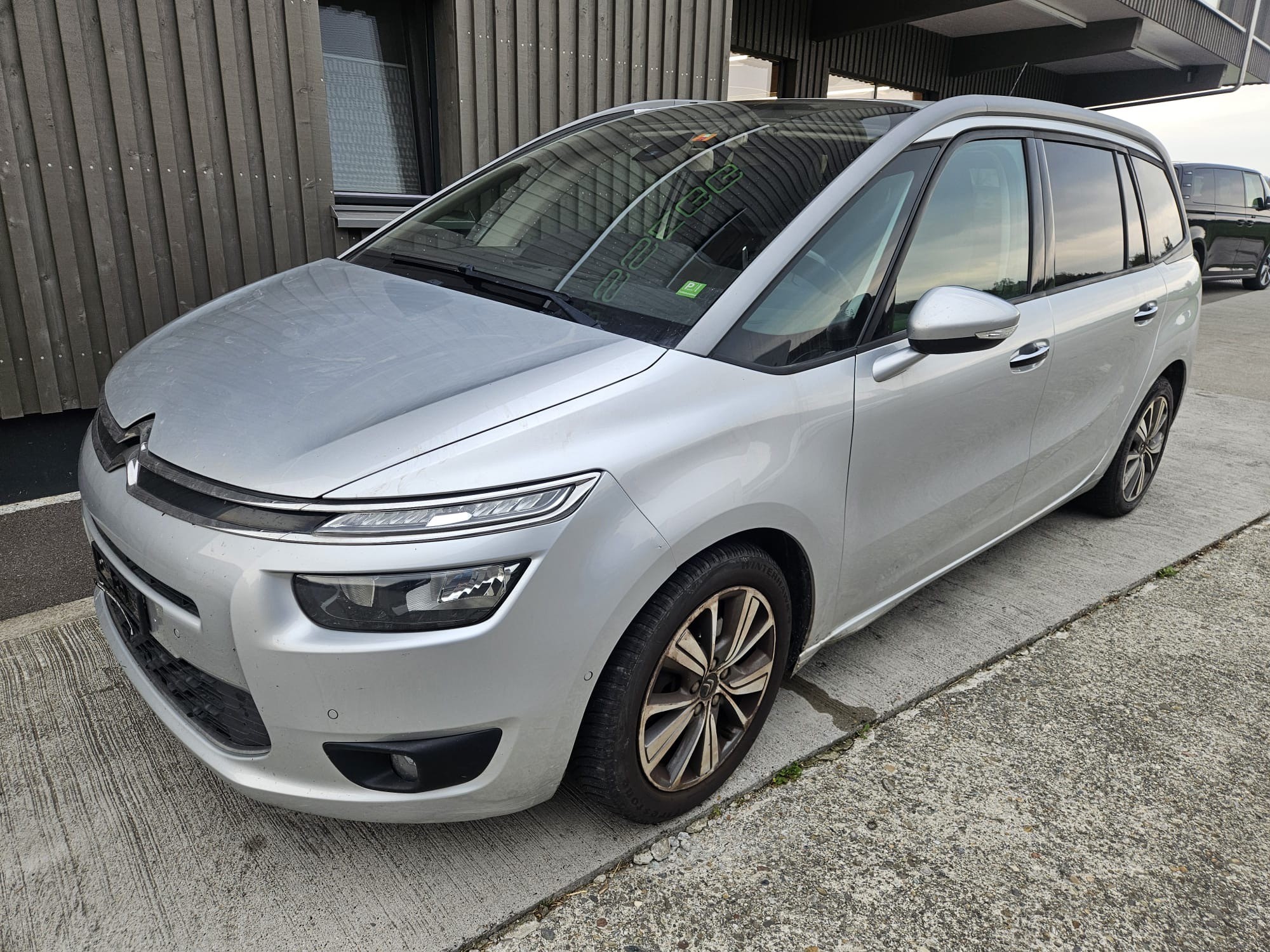 Car photo