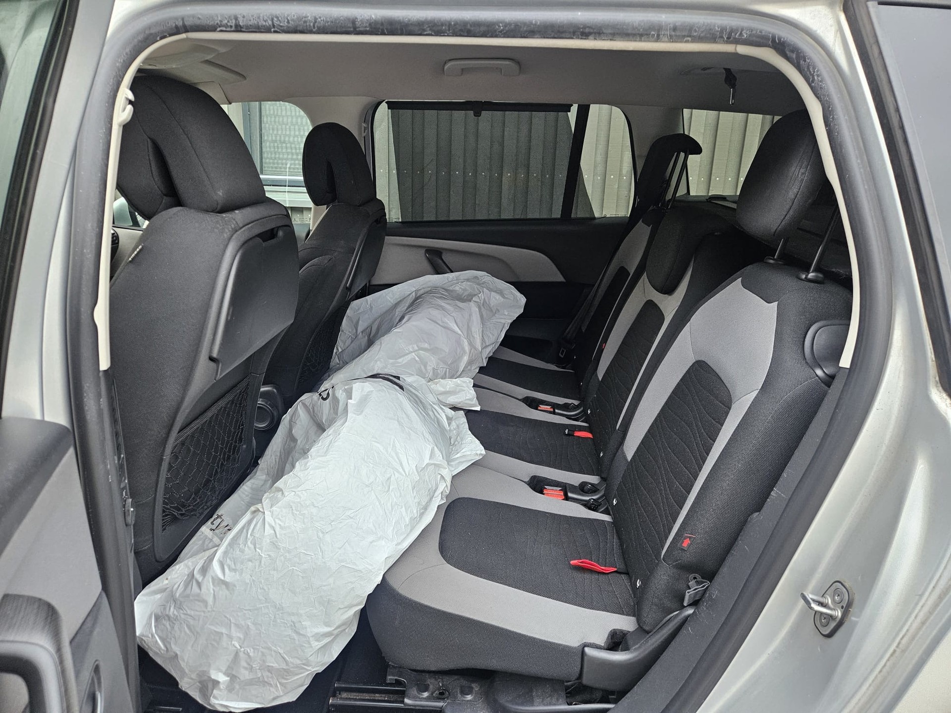 CITROEN Grand C4 Picasso 2.0 BlueHDi Séduction Automatic-image-3