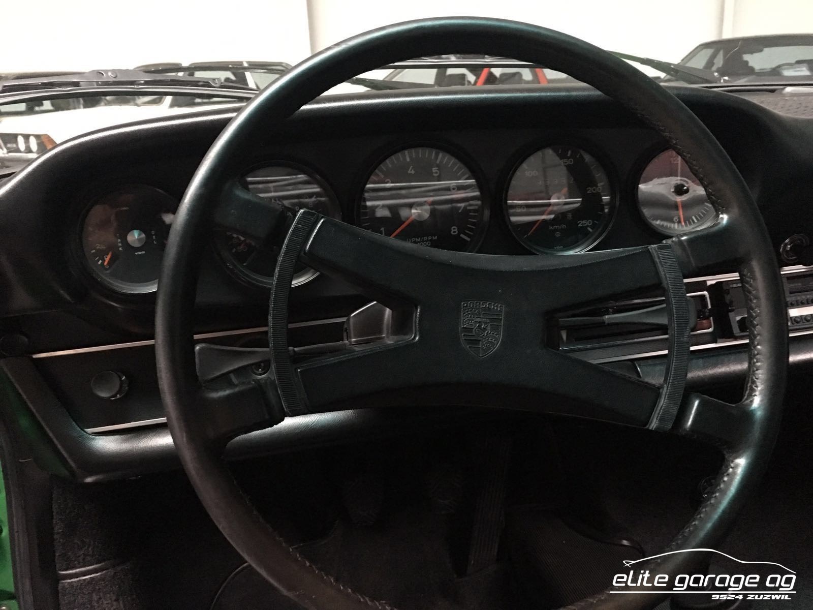 PORSCHE 911 T Targa-image-15