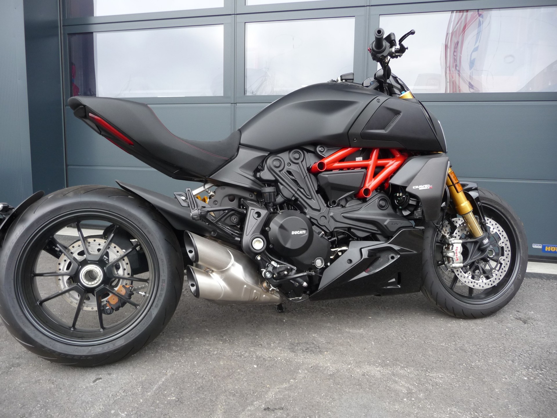 DUCATI Diavel 1260 S-showroom-element-1