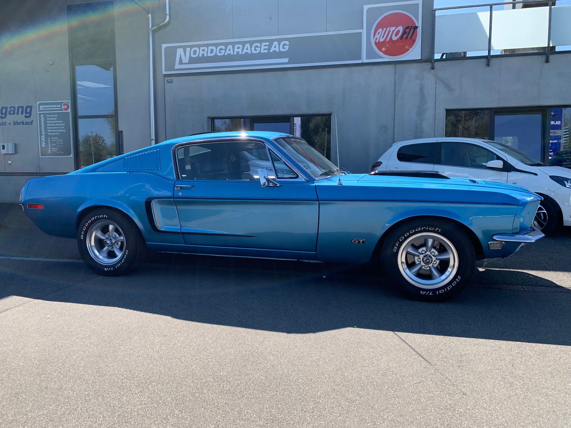 FORD MUSTANG Fastback-image-0