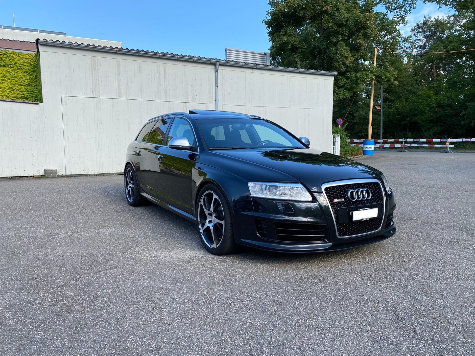 AUDI RS6 Avant 5.0 TFSI V10 quattro tiptronic-image-0