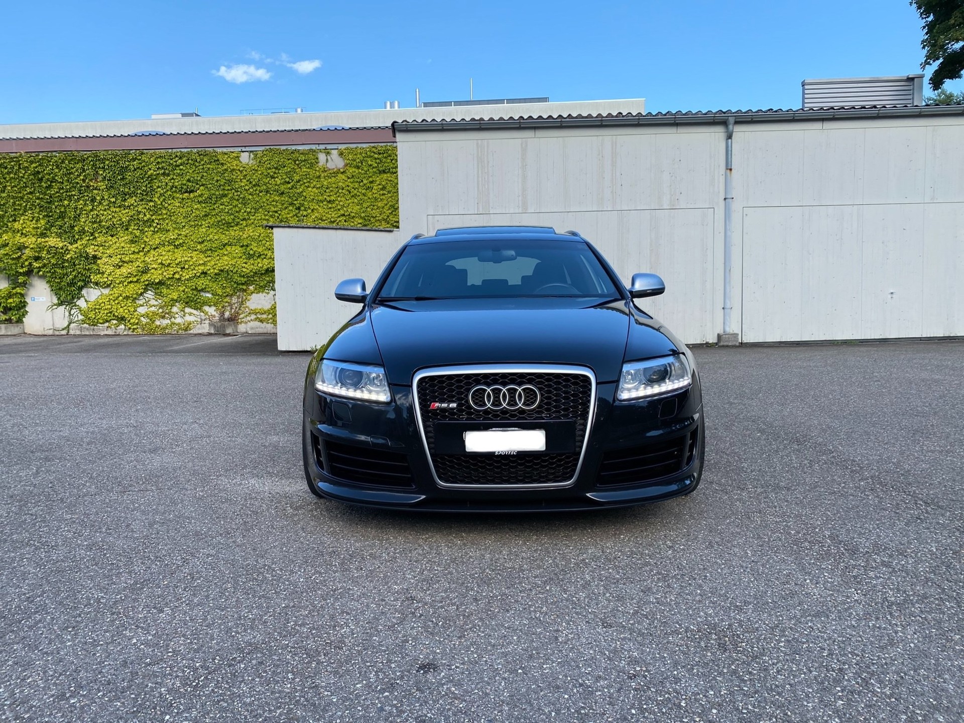 AUDI RS6 Avant 5.0 TFSI V10 quattro tiptronic-image-1