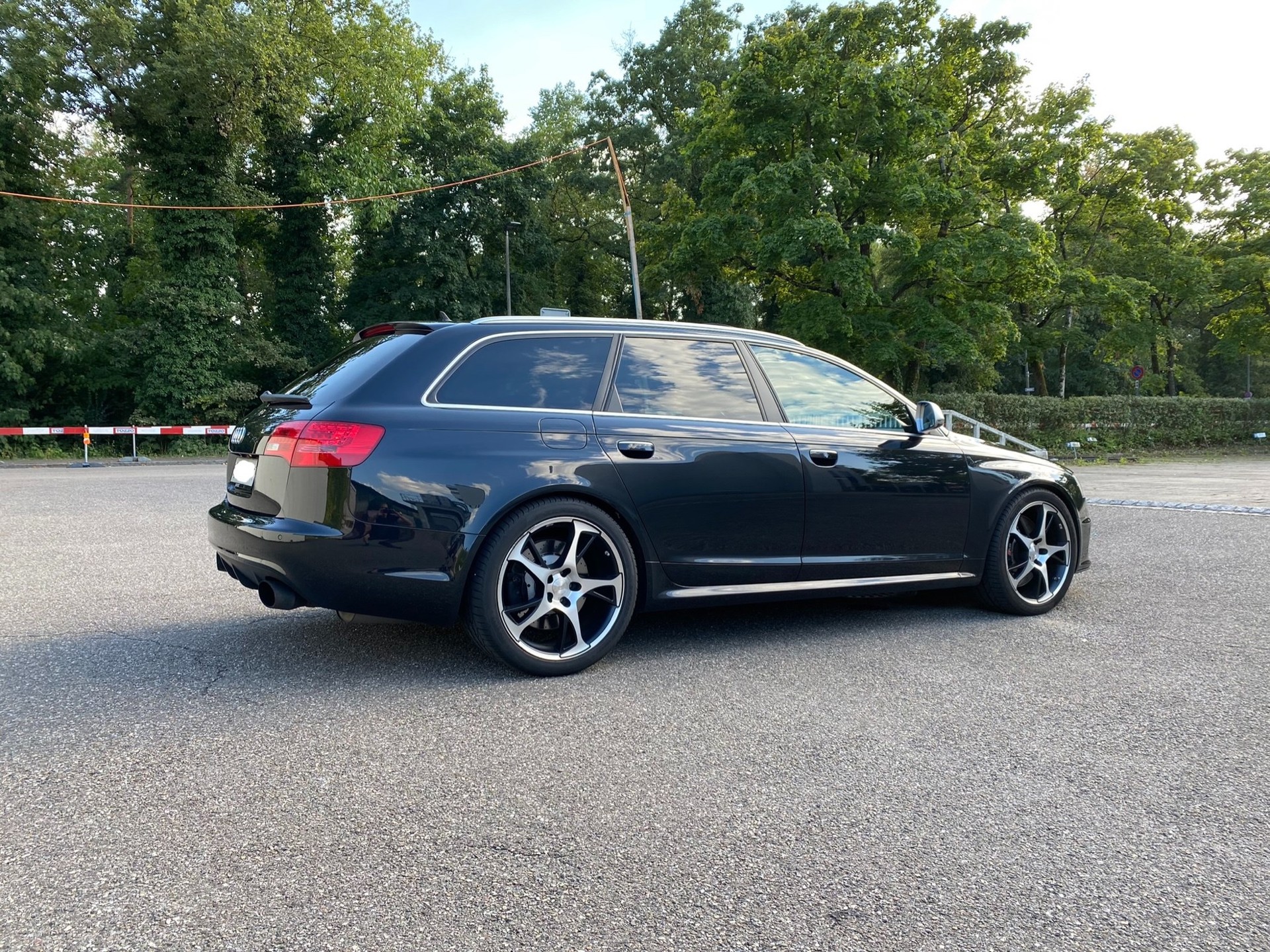 AUDI RS6 Avant 5.0 TFSI V10 quattro tiptronic-image-10