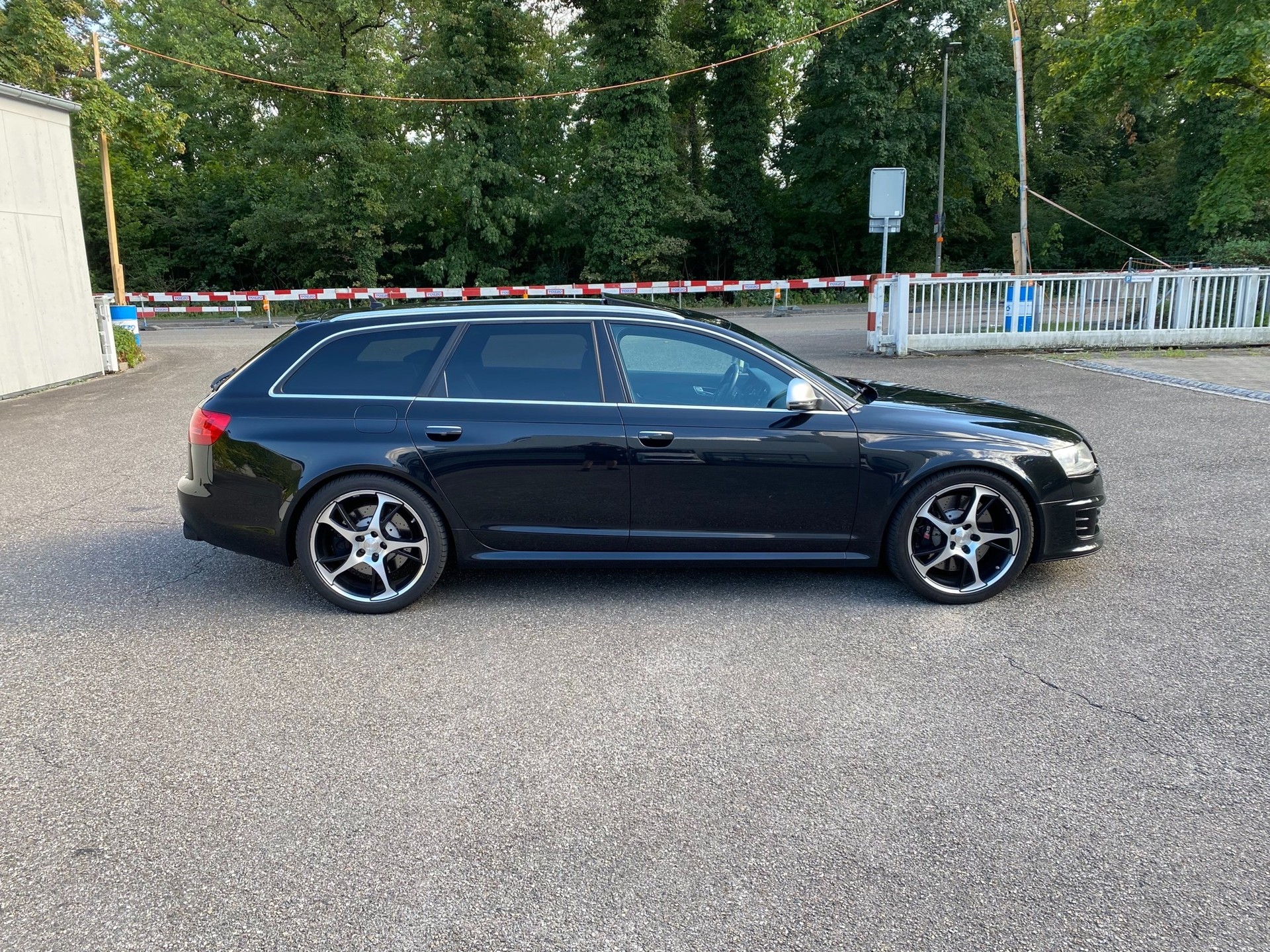 AUDI RS6 Avant 5.0 TFSI V10 quattro tiptronic-image-13