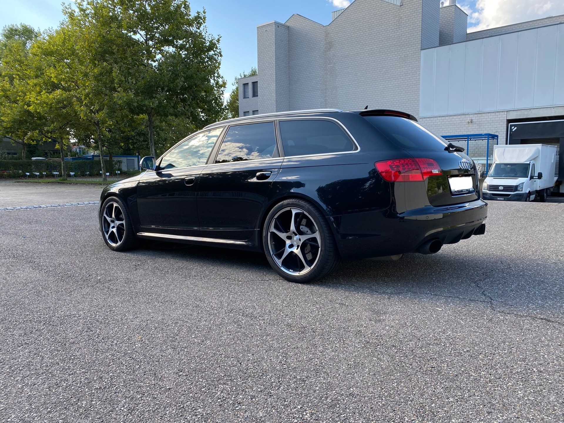 AUDI RS6 Avant 5.0 TFSI V10 quattro tiptronic-image-2