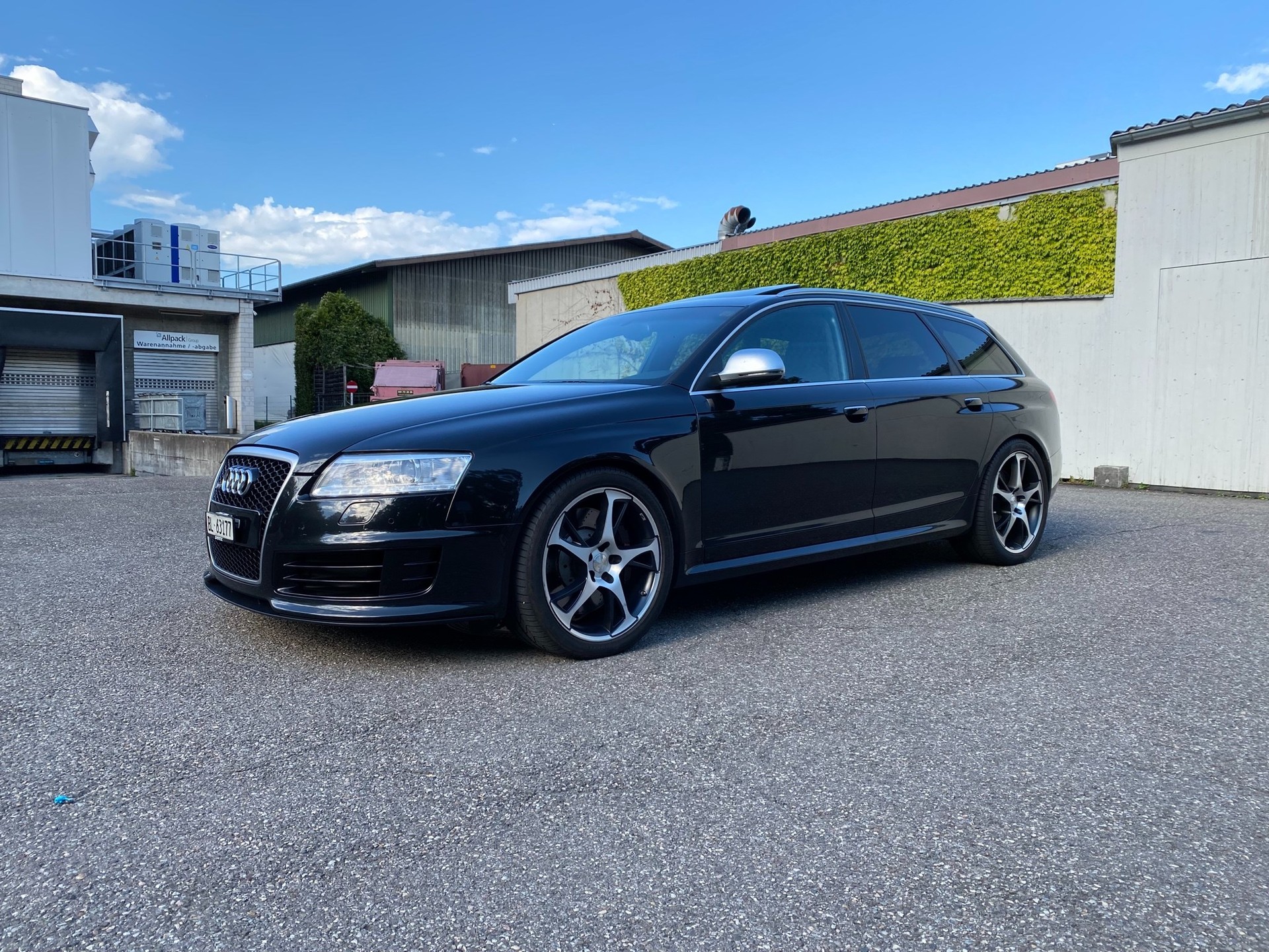 AUDI RS6 Avant 5.0 TFSI V10 quattro tiptronic-image-3