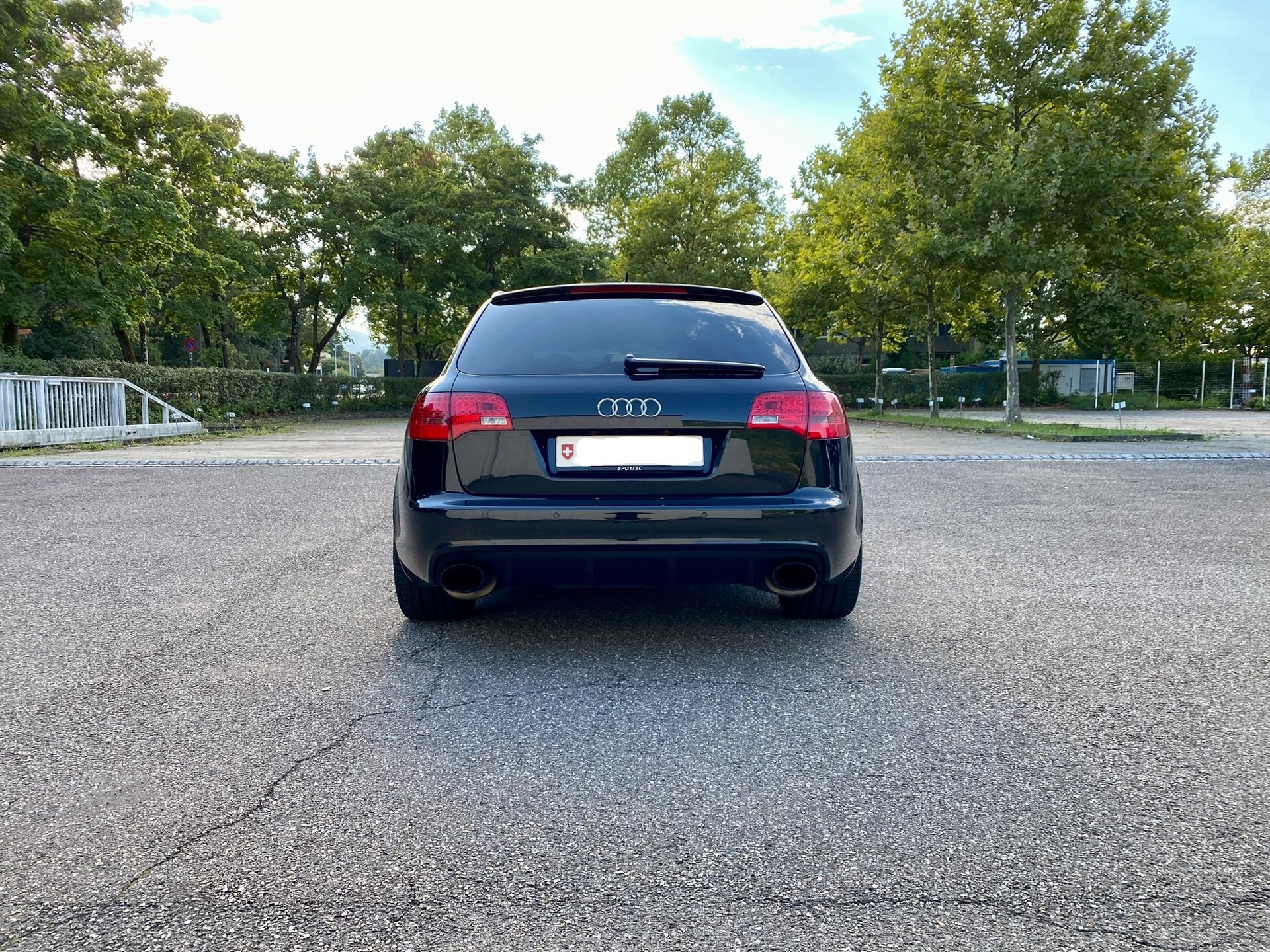 AUDI RS6 Avant 5.0 TFSI V10 quattro tiptronic-image-9