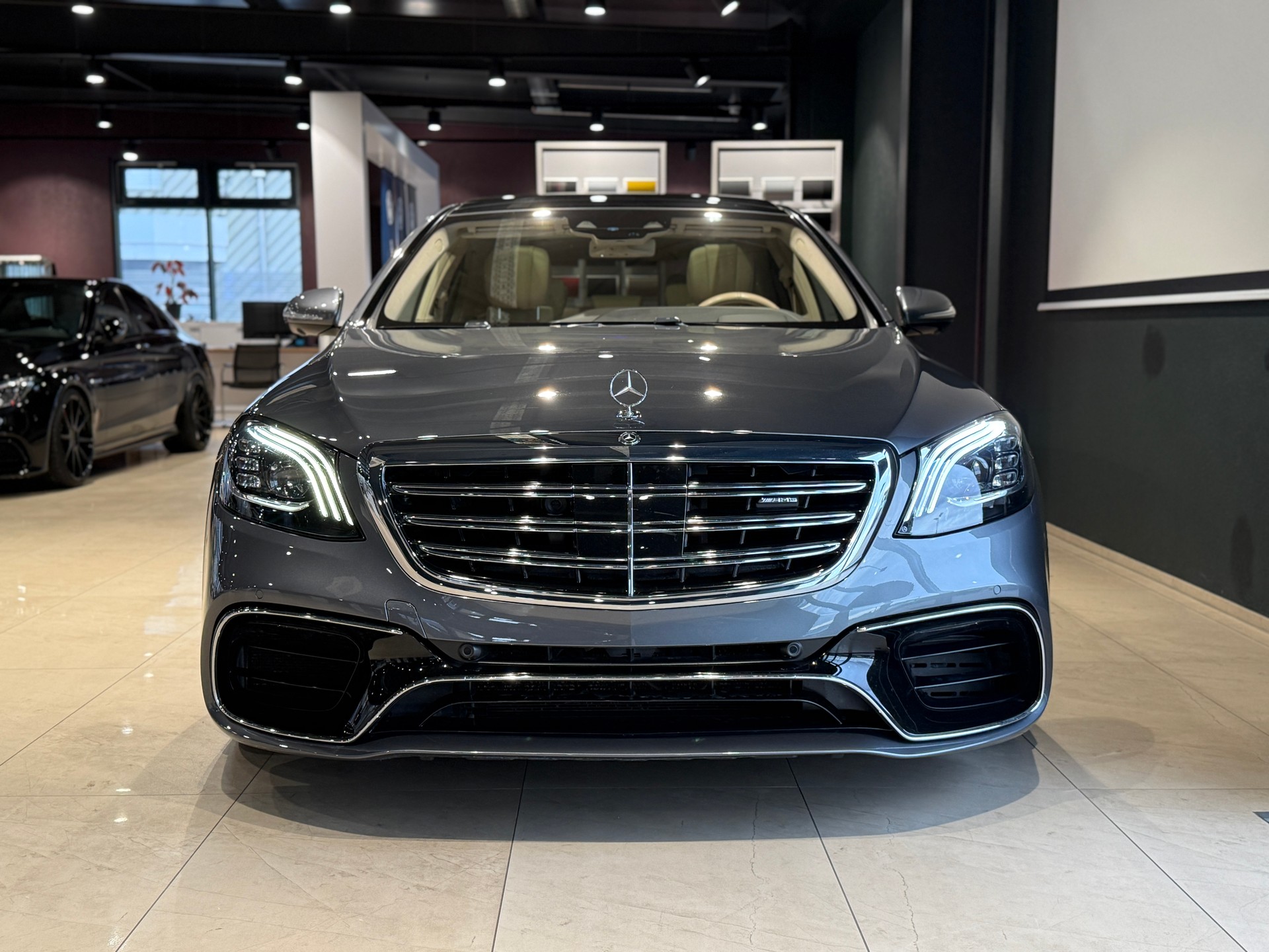 MERCEDES-BENZ S 63 AMG L 4Matic+ 9G-Tronic Designo Paket-showroom-element-1