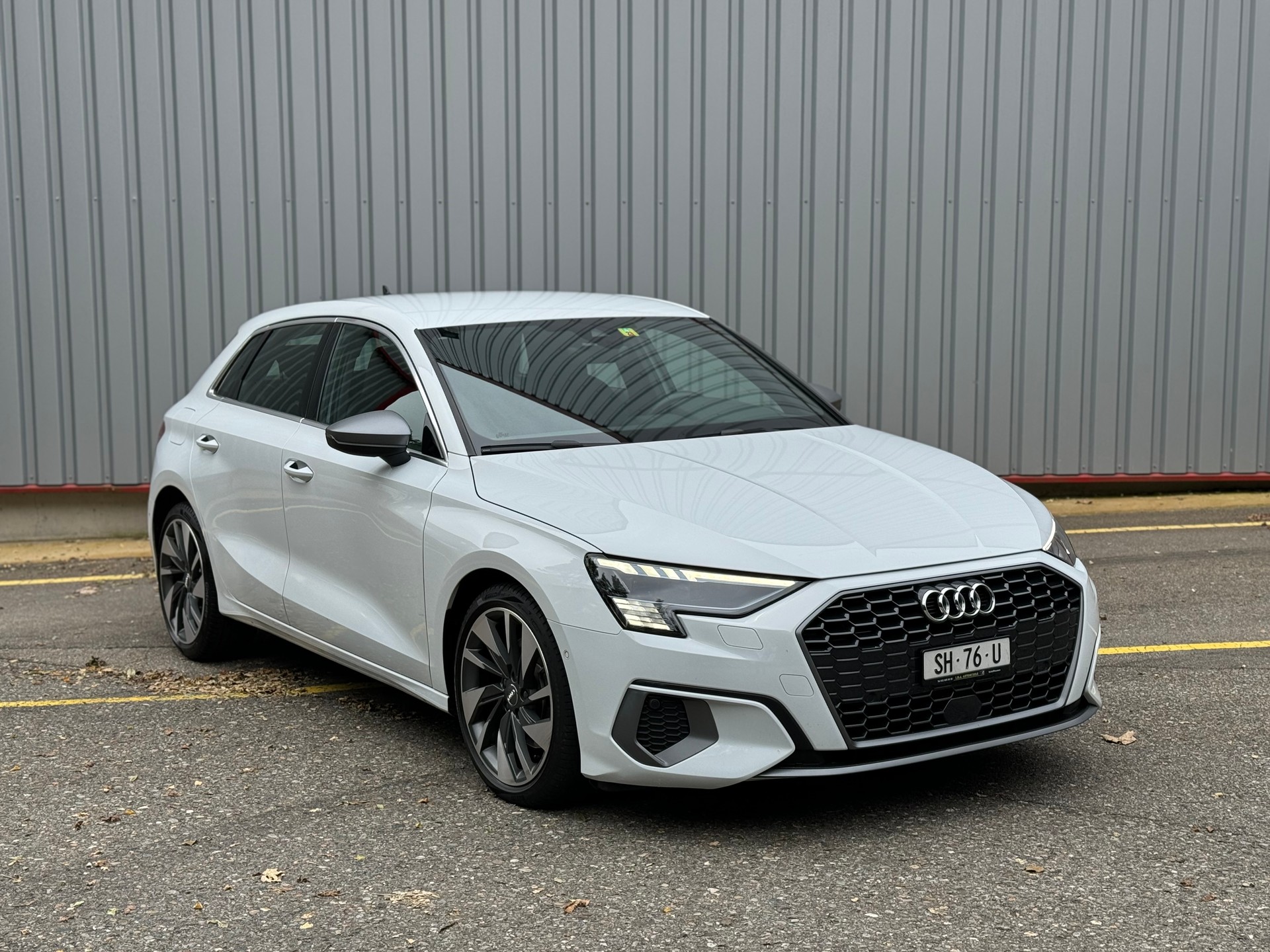 AUDI A3 Sportback 35 TFSI S line Attraction-image-1