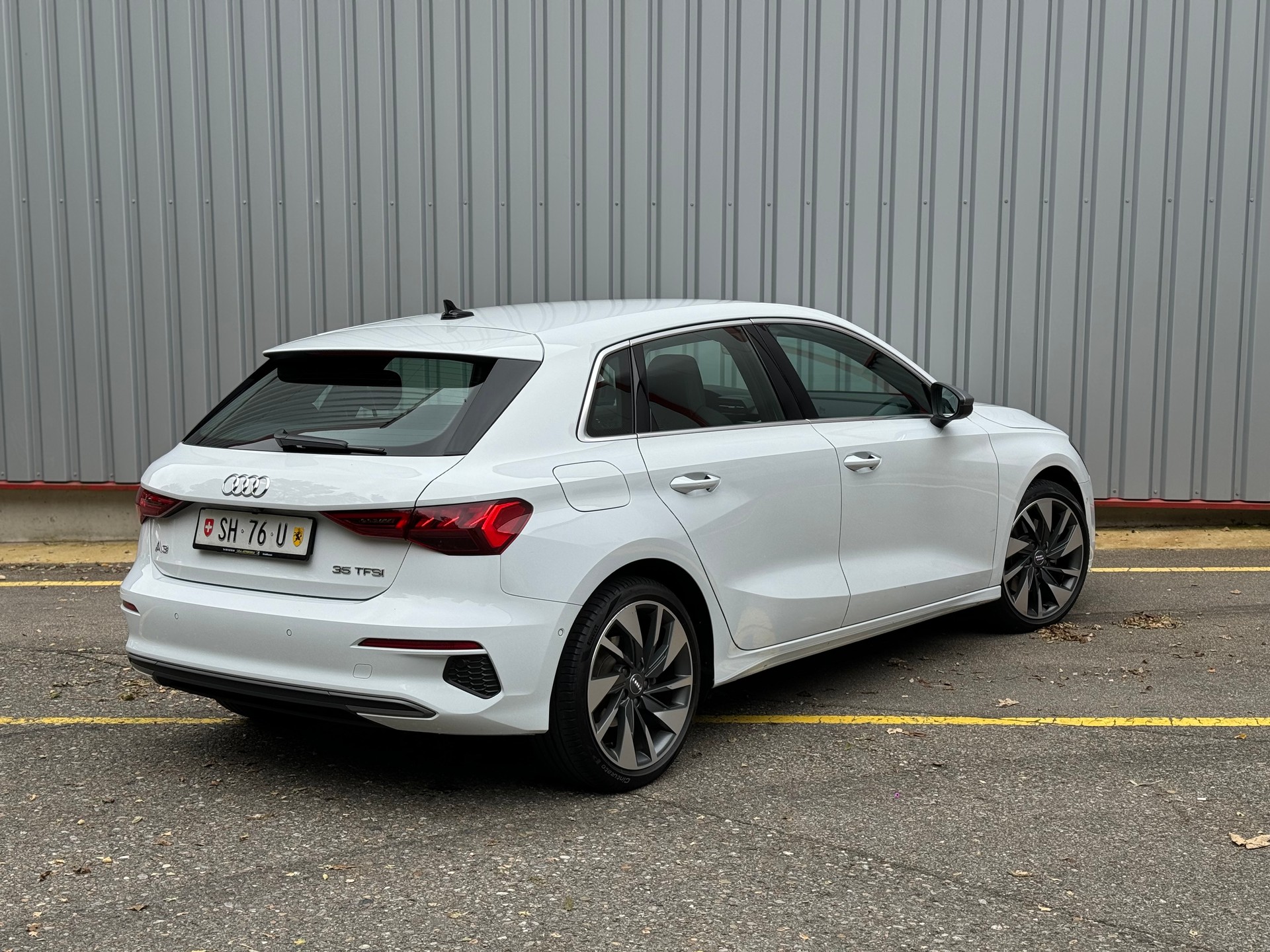 AUDI A3 Sportback 35 TFSI S line Attraction-image-8