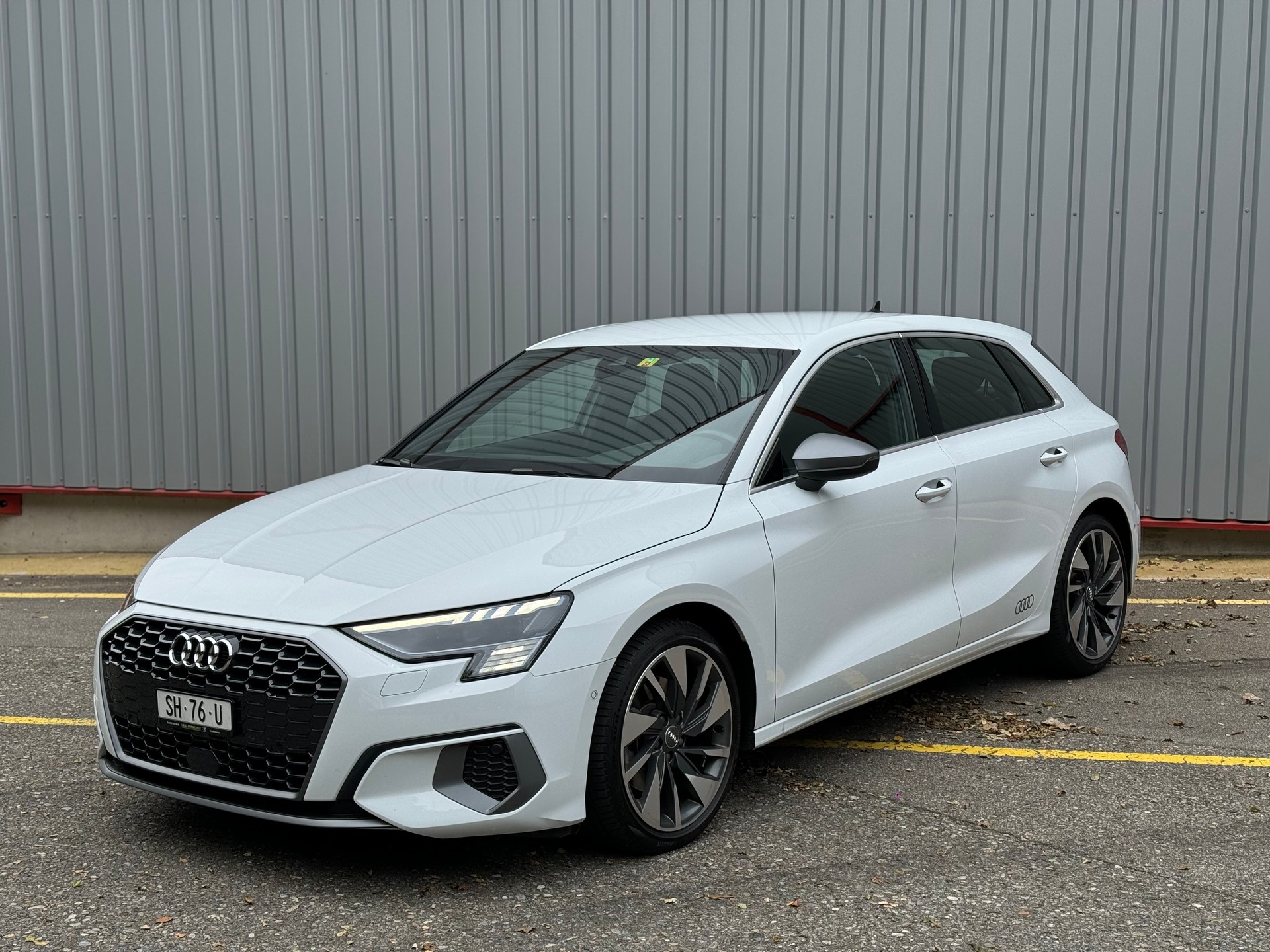AUDI A3 Sportback 35 TFSI S line Attraction-image-2