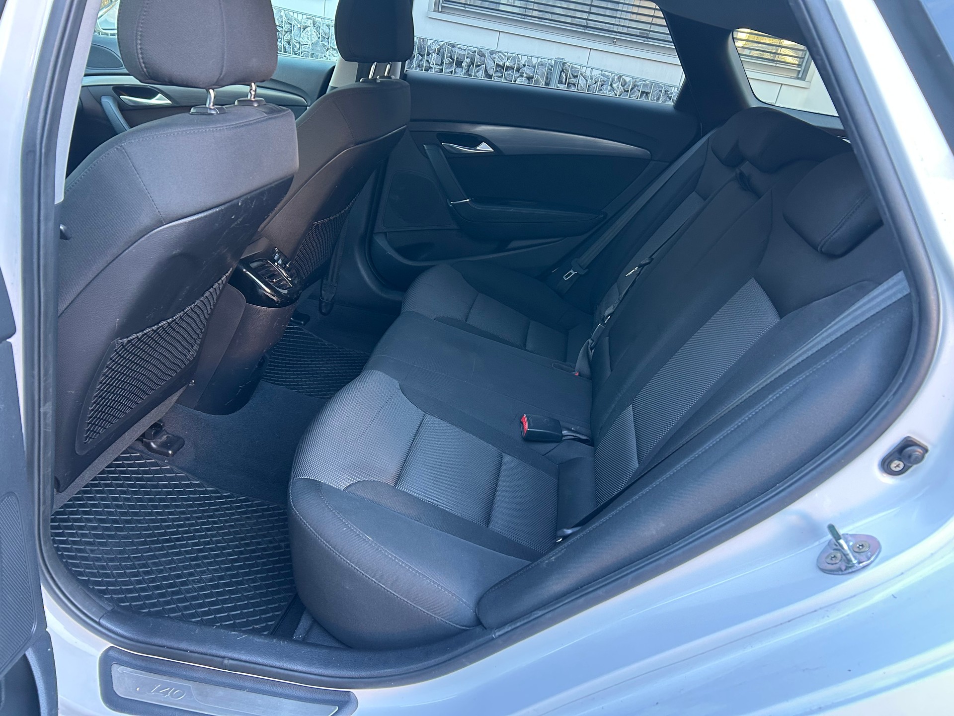 HYUNDAI i40-image-6