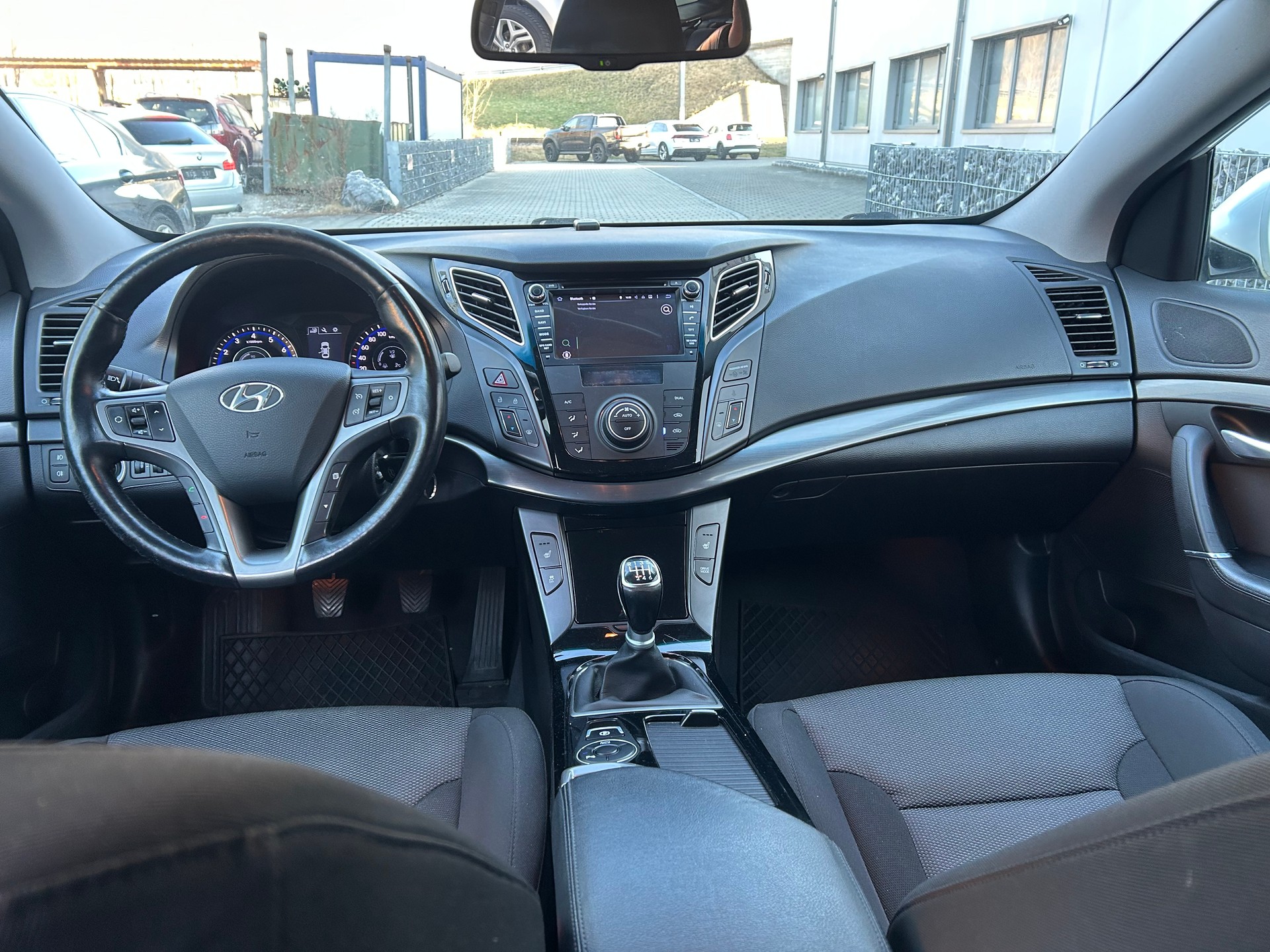 HYUNDAI i40-image-7