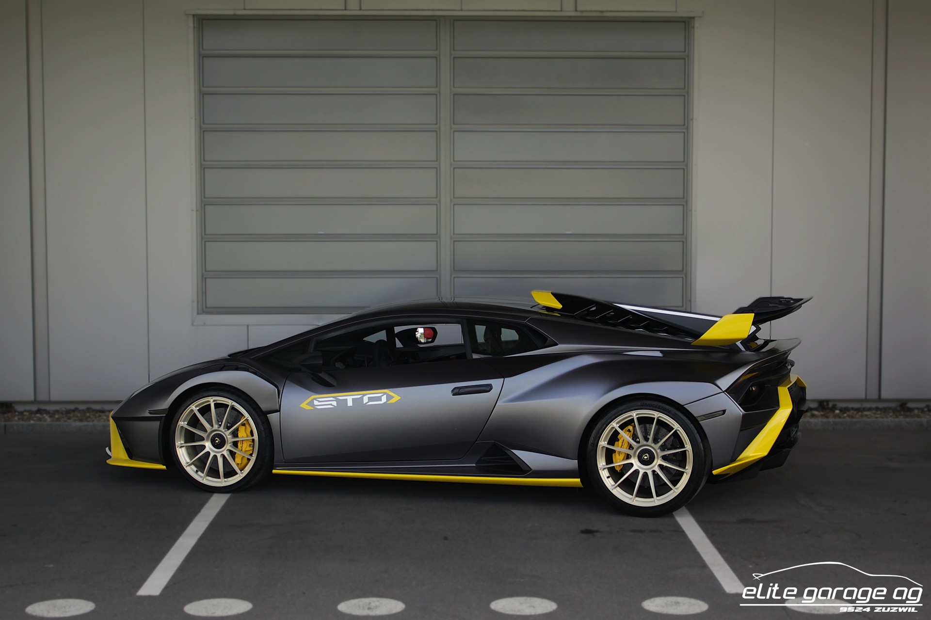 LAMBORGHINI Huracan STO Coupé DCT RWD-image-2