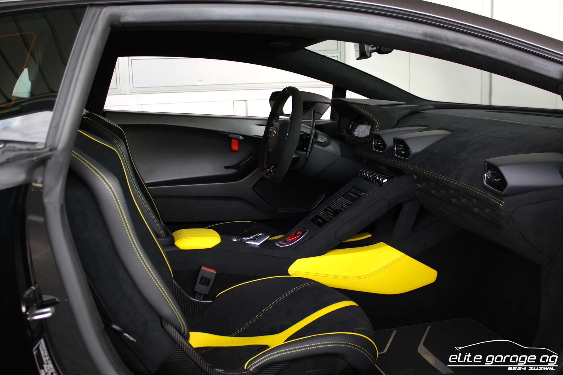LAMBORGHINI Huracan STO Coupé DCT RWD-image-15