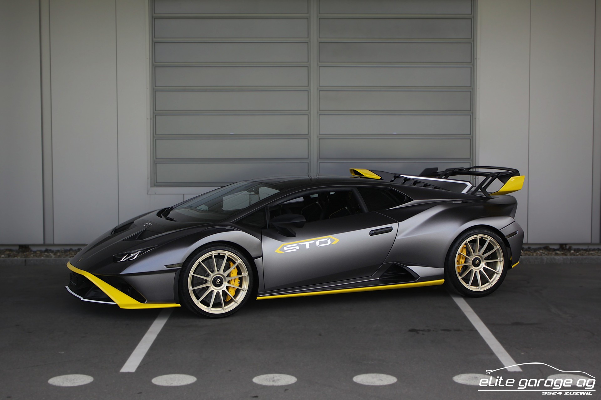 LAMBORGHINI Huracan STO Coupé DCT RWD-image-0