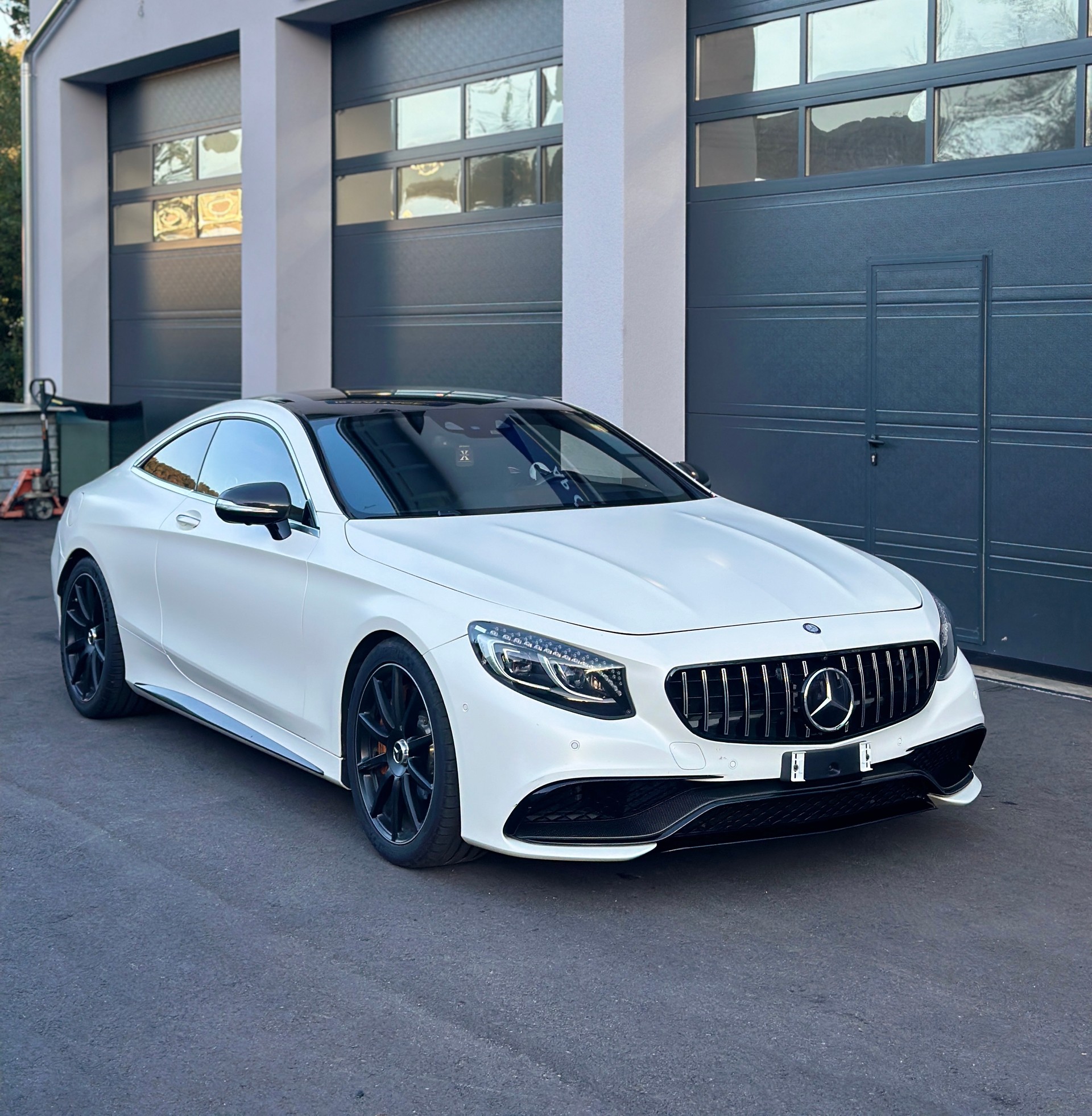 MERCEDES-BENZ S 63 AMG Coupé 4Matic Speedshift MCT-showroom-element-1