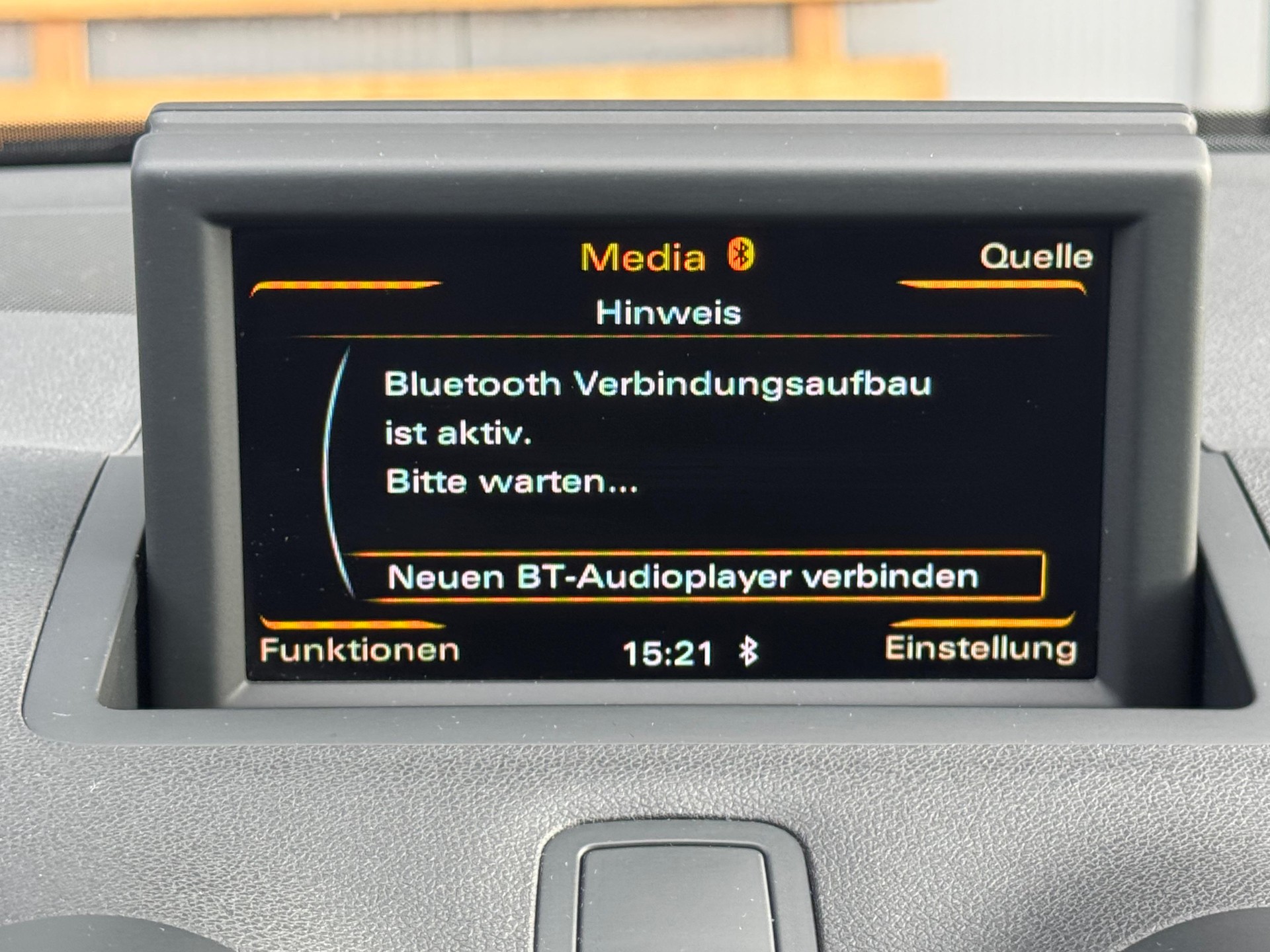 AUDI A1 1.6 TDI Attraction DSG-image-27