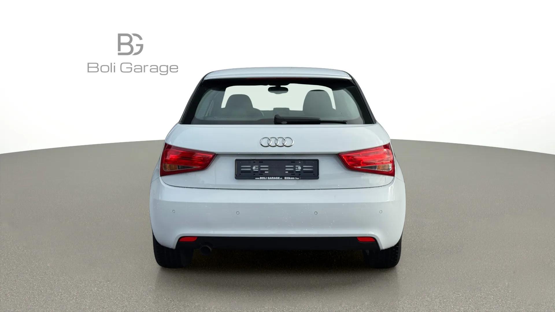 AUDI A1 1.6 TDI Attraction DSG-image-6