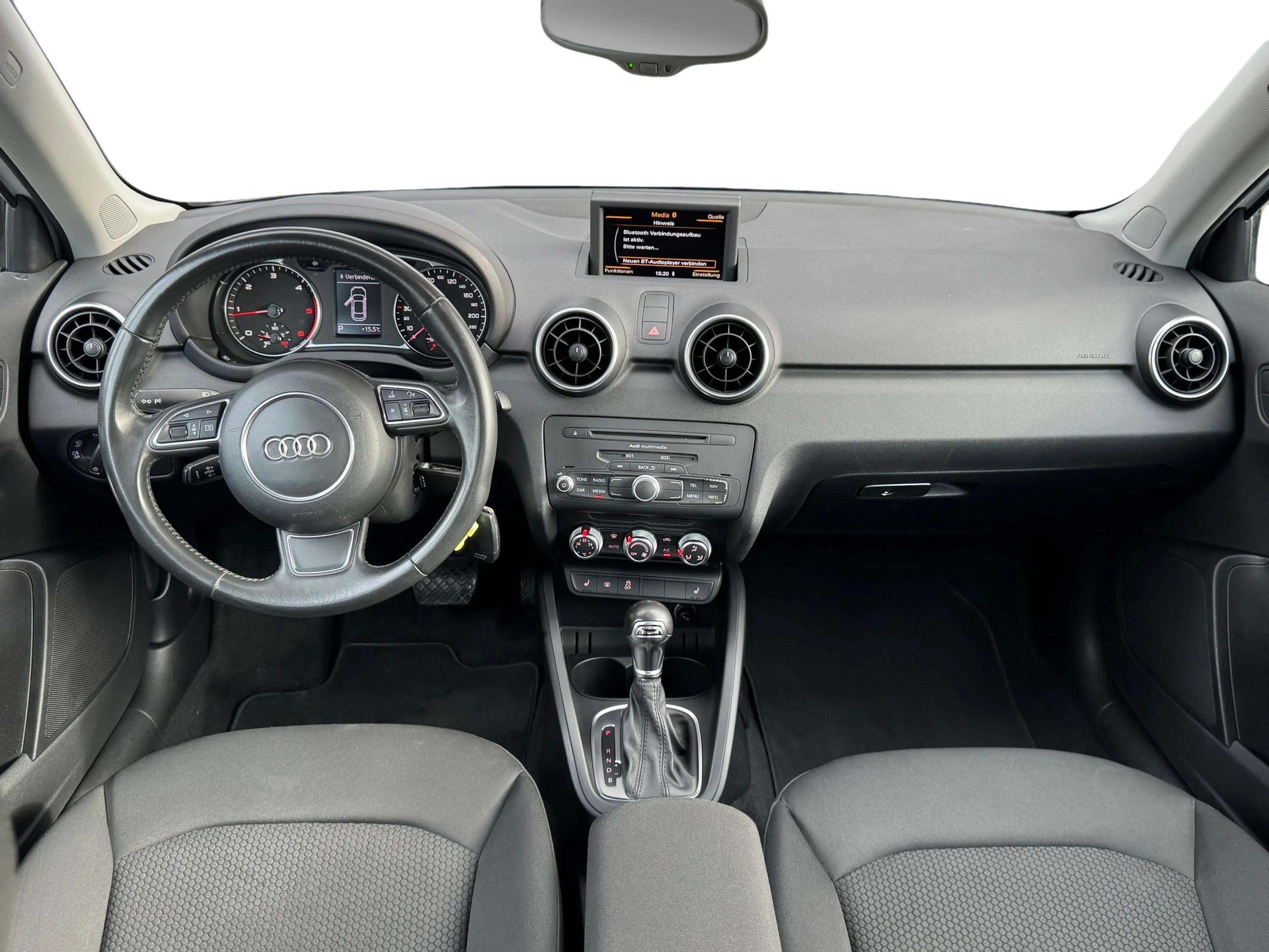 AUDI A1 1.6 TDI Attraction DSG-image-16