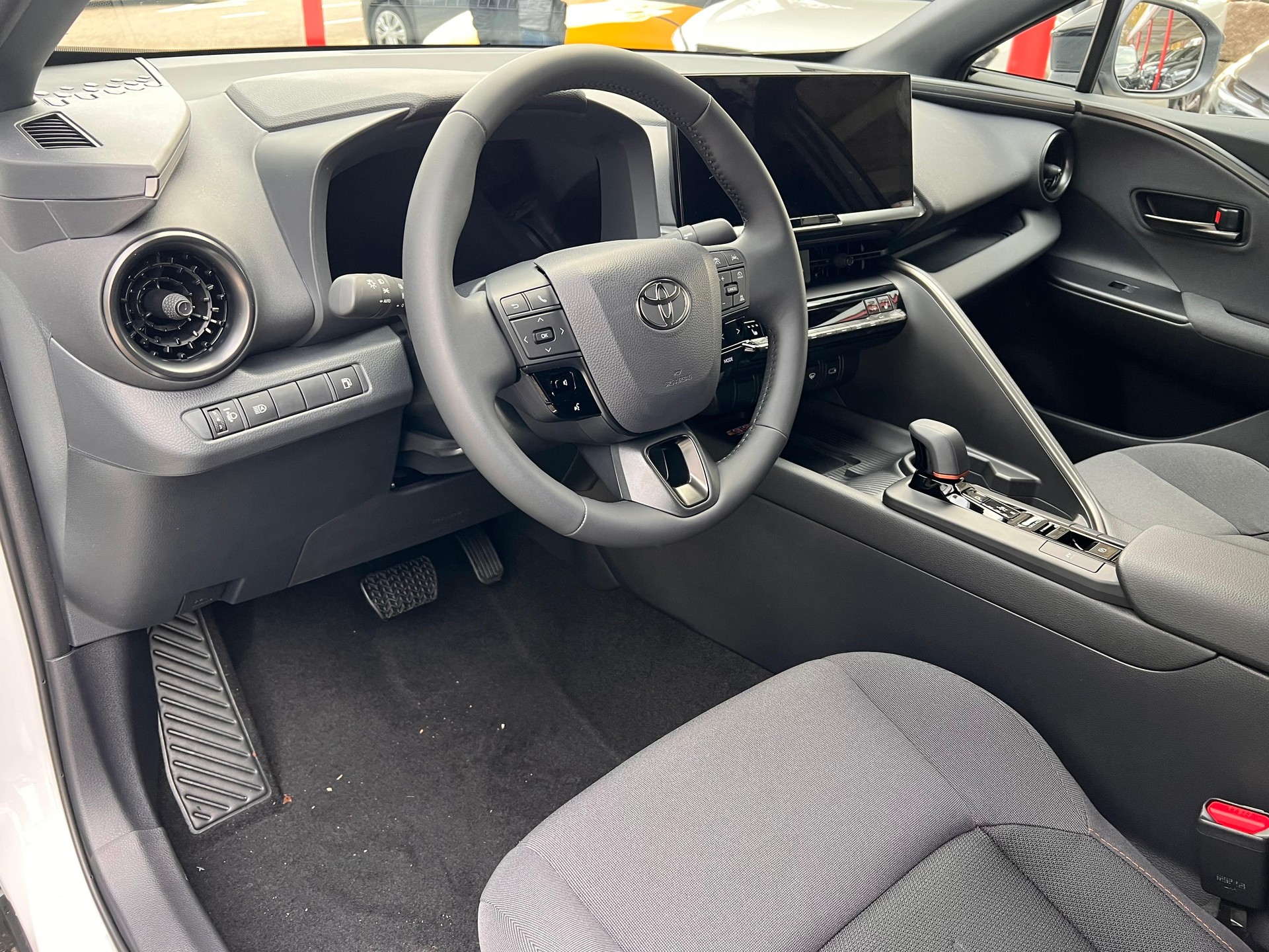 TOYOTA C-HR 1.8 HEV Trend-image-7