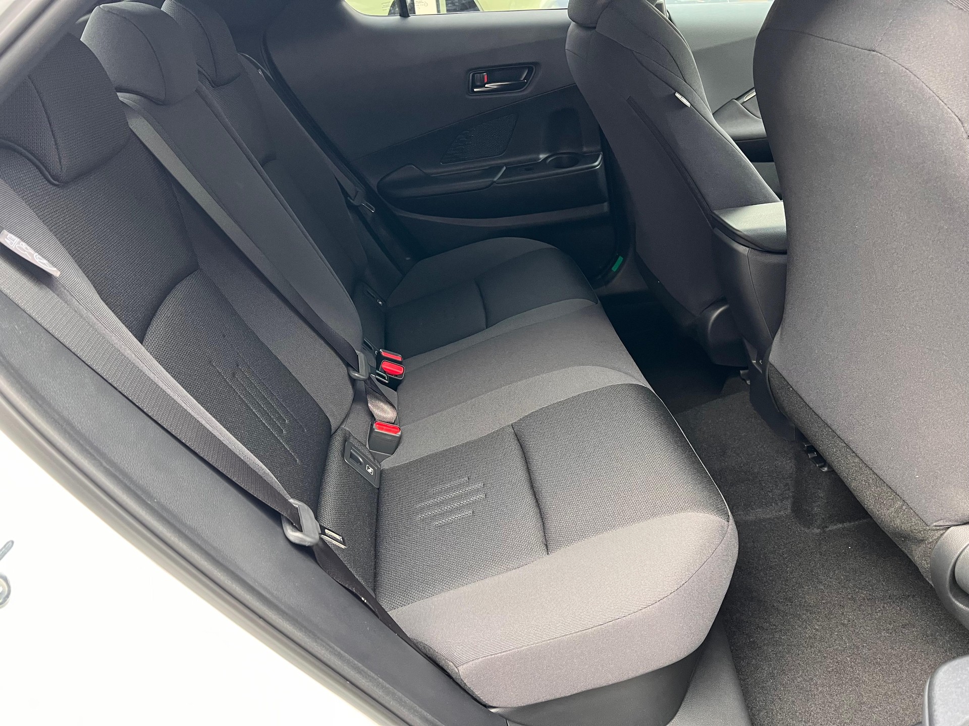 TOYOTA C-HR 1.8 HEV Trend-image-10