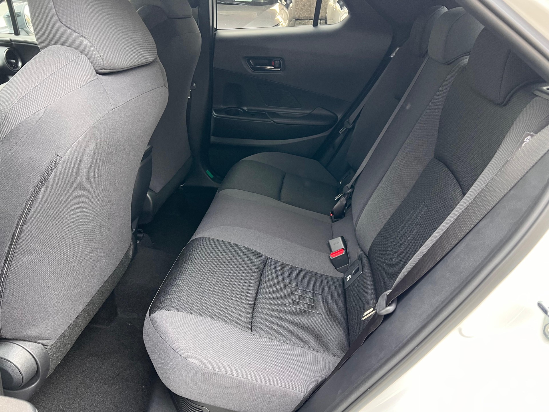 TOYOTA C-HR 1.8 HEV Trend-image-9