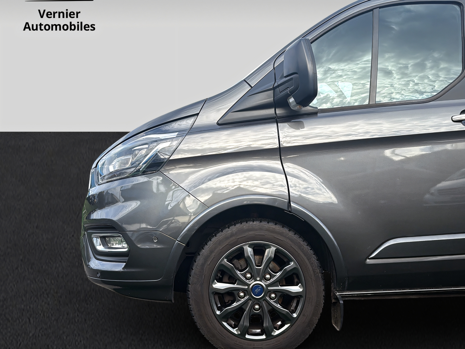 FORD Tourneo Custom 320 L2H1 Titanium X A-image-7