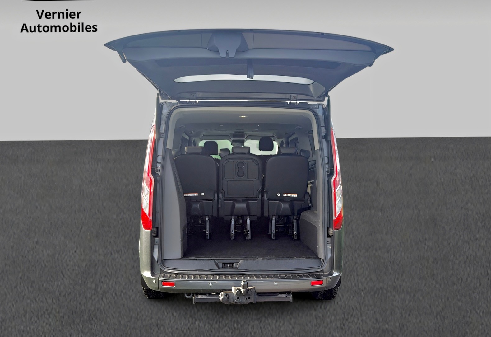 FORD Tourneo Custom 320 L2H1 Titanium X A-image-9