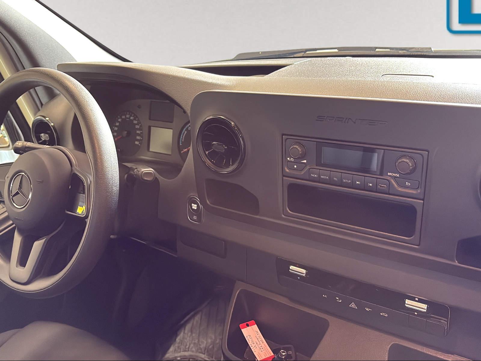 MERCEDES-BENZ eSprinter 312 35kWh Standard-image-5