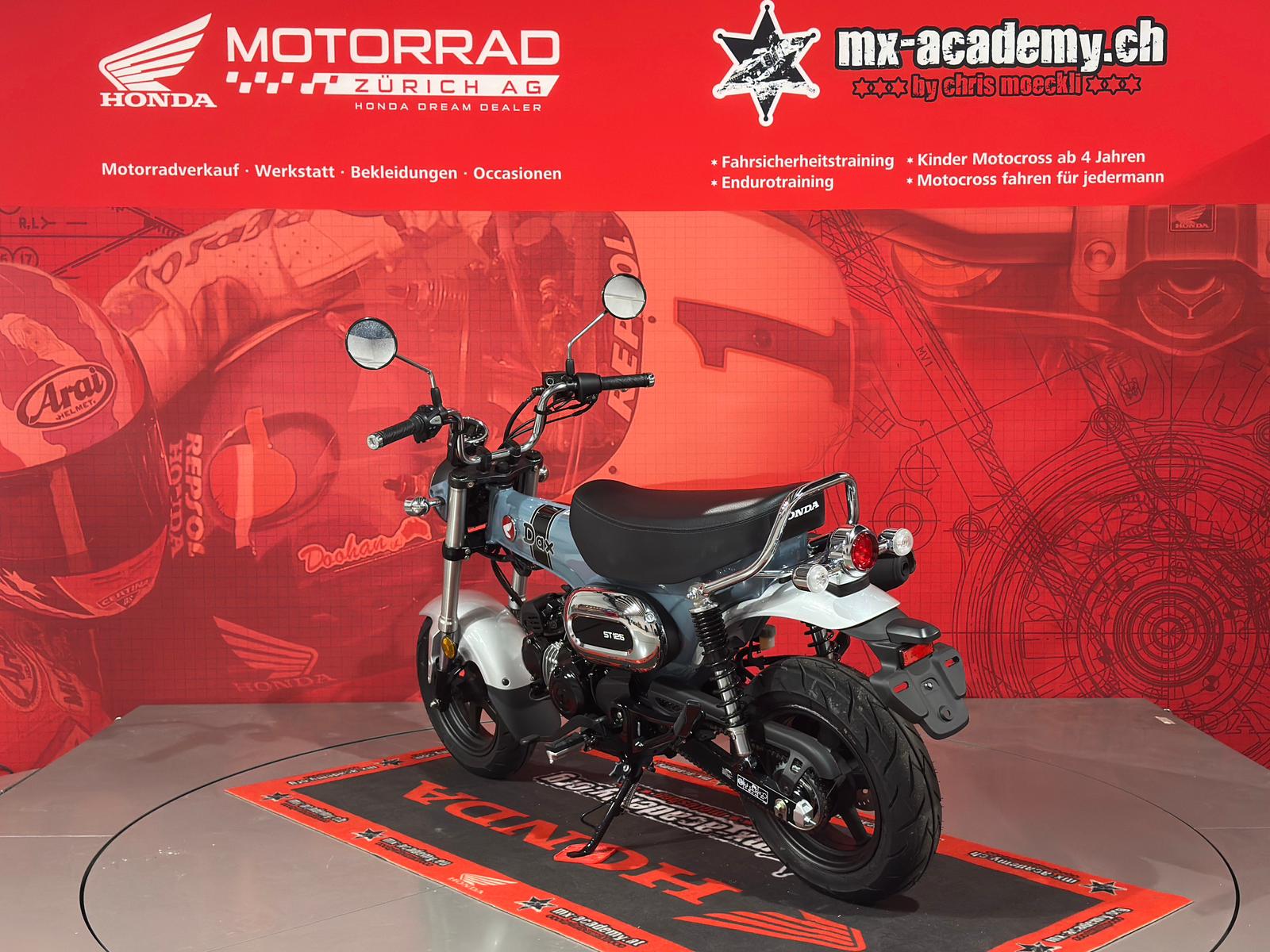HONDA St 125 Dax*Neufahrzeug**Pearl Cadet Grey-showroom-element-1