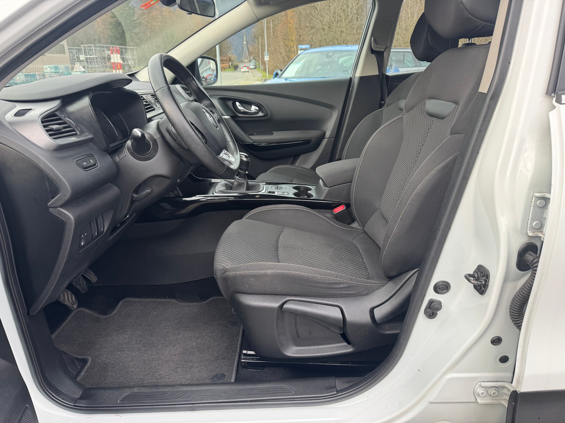 RENAULT Kadjar 1.2 16V Turbo Bose-image-6