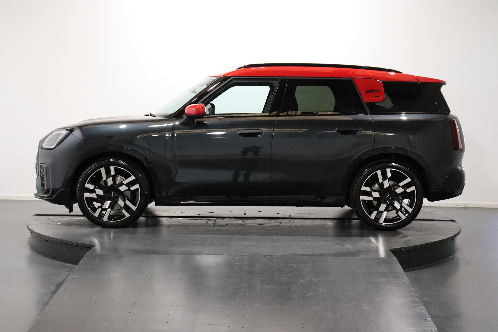 MINI Countryman U25 2.0i S SDKG ALL4-image-2