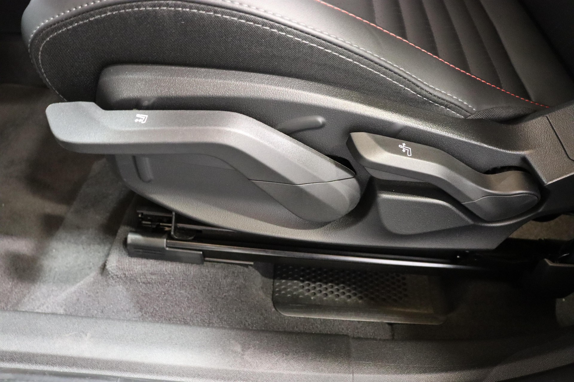 MINI Countryman U25 2.0i S SDKG ALL4-image-16