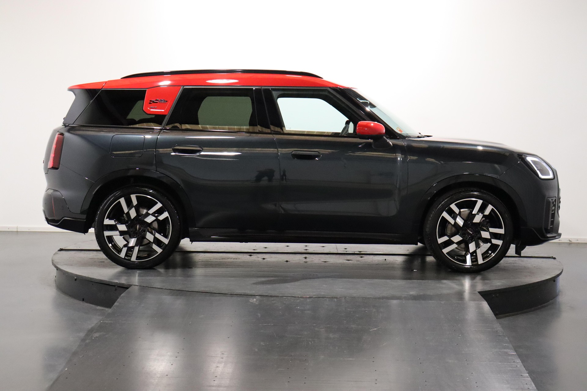 MINI Countryman U25 2.0i S SDKG ALL4-image-3