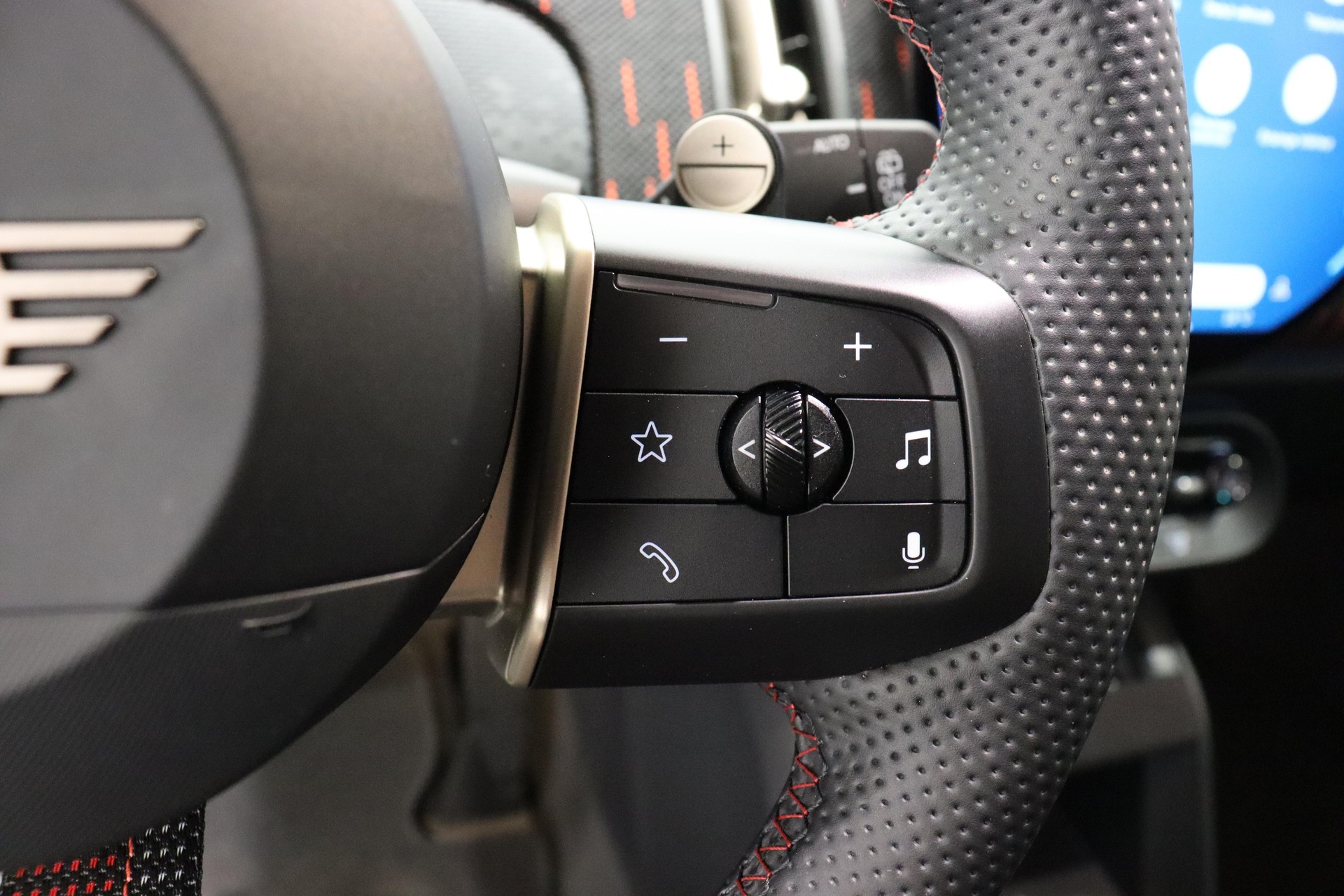 MINI Countryman U25 2.0i S SDKG ALL4-image-18