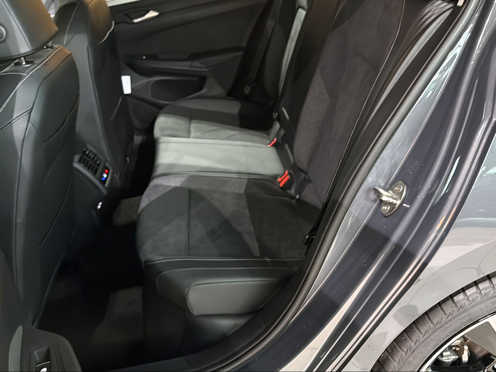 VW Golf 1.5 TSI PHEV Style-image-12