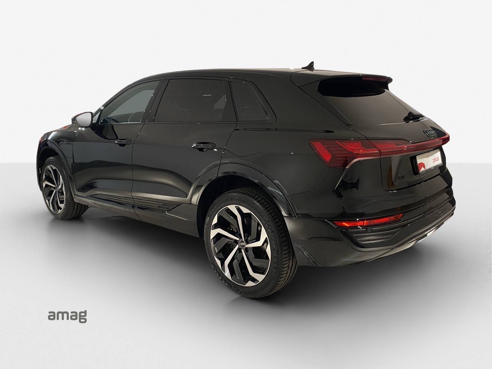 AUDI Q8 55 e-tron advanced quattro-image-2