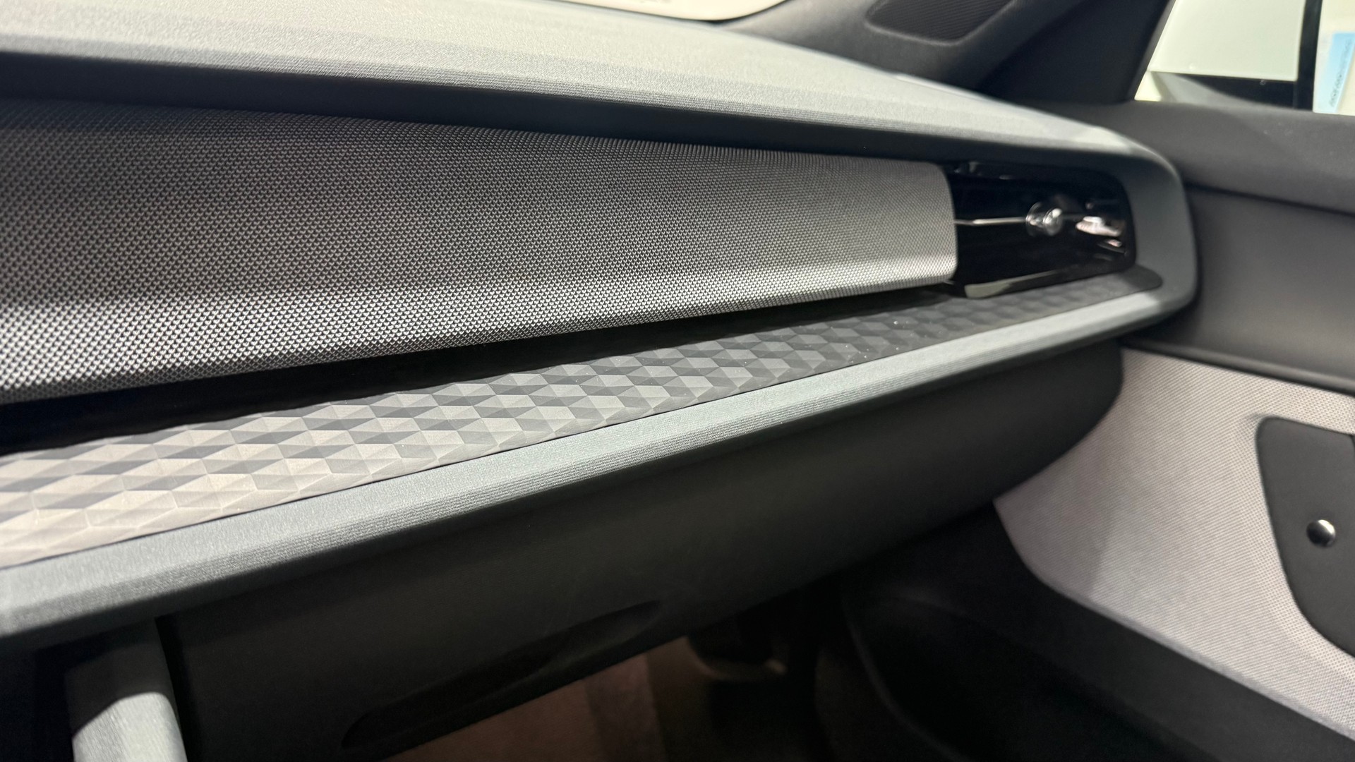 POLESTAR 2 Long Range Dual Motor-image-13