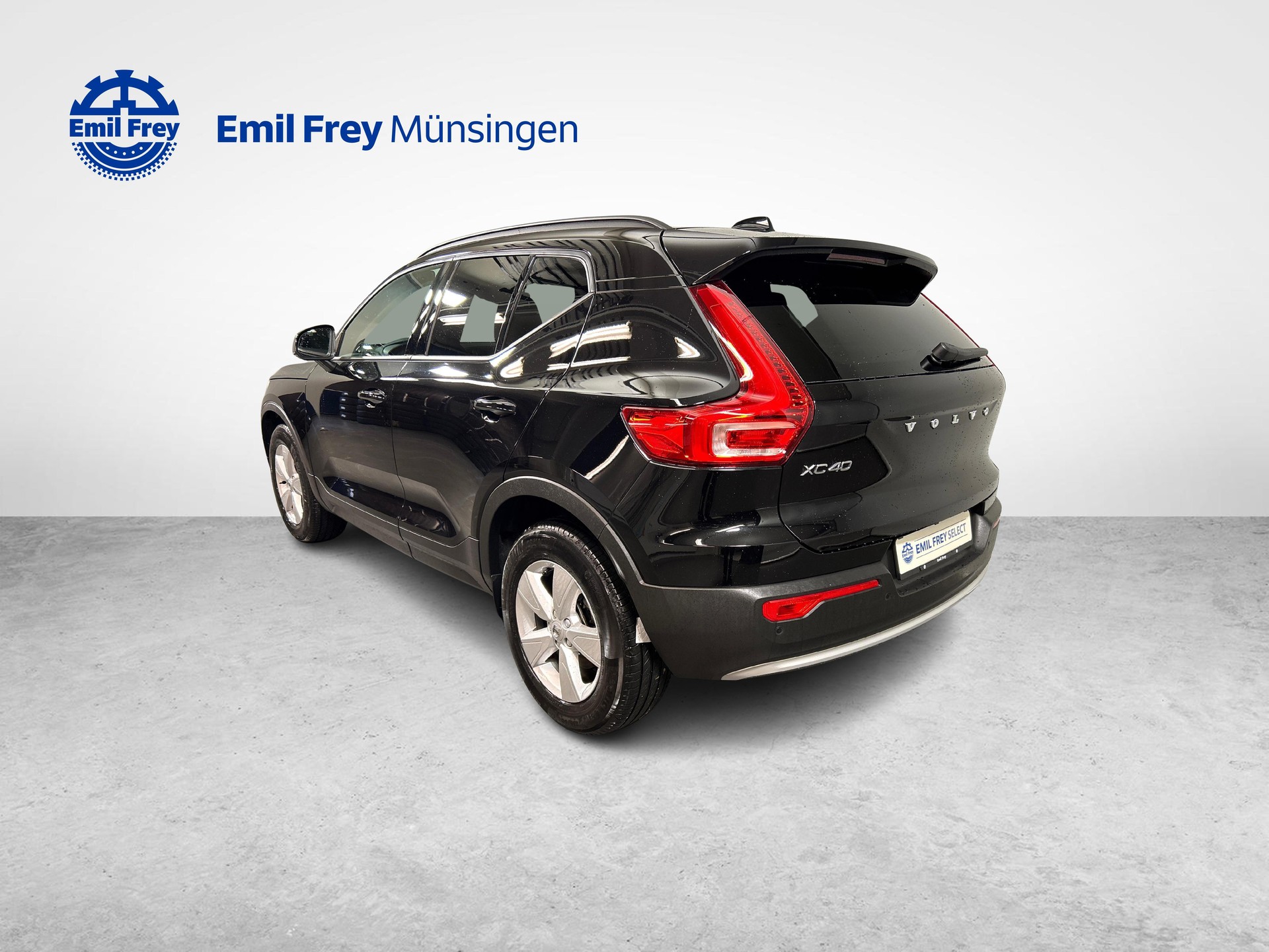 VOLVO XC40 2.0 B3 MH Essential-image-8