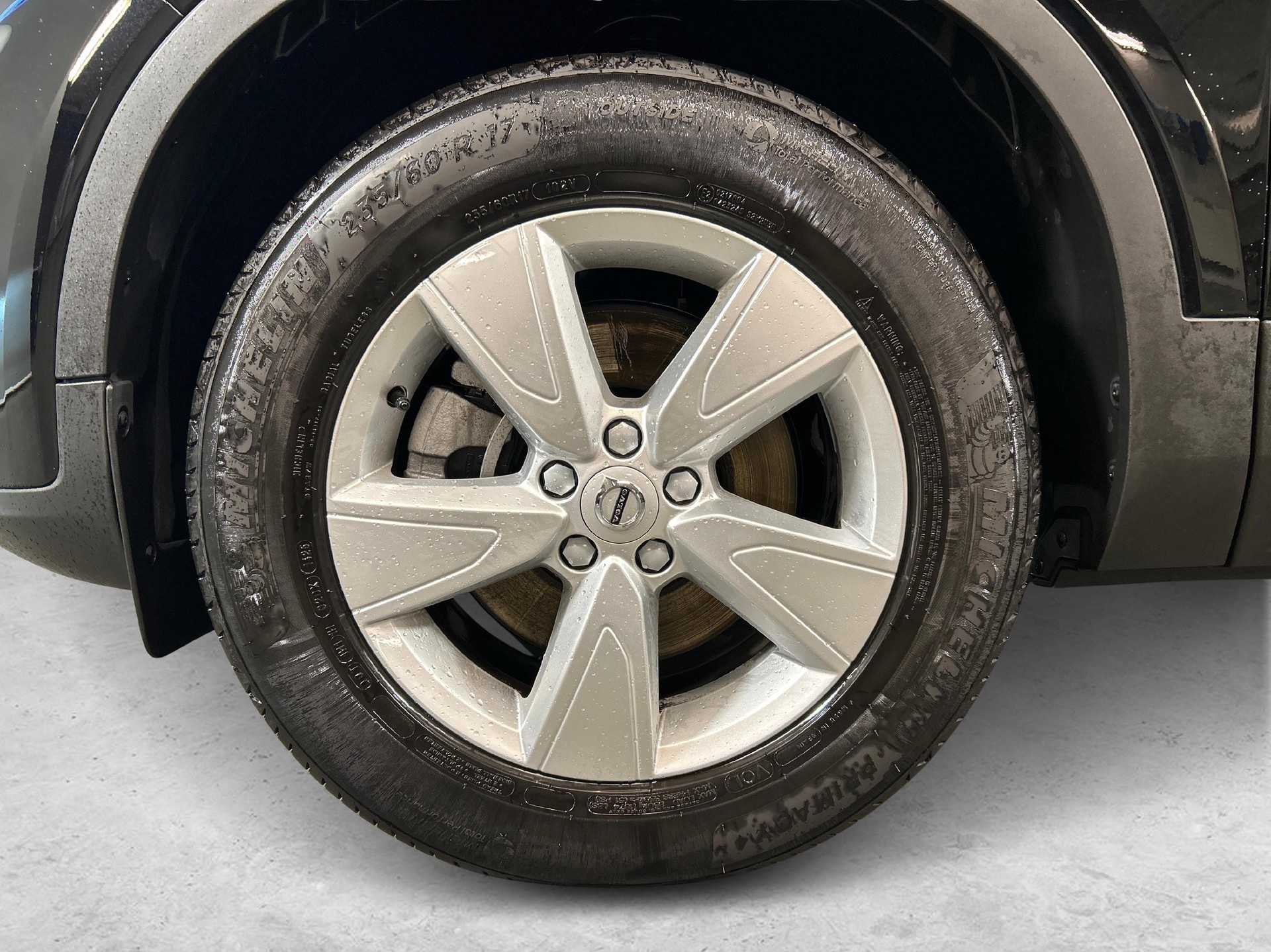 VOLVO XC40 2.0 B3 MH Essential-image-9