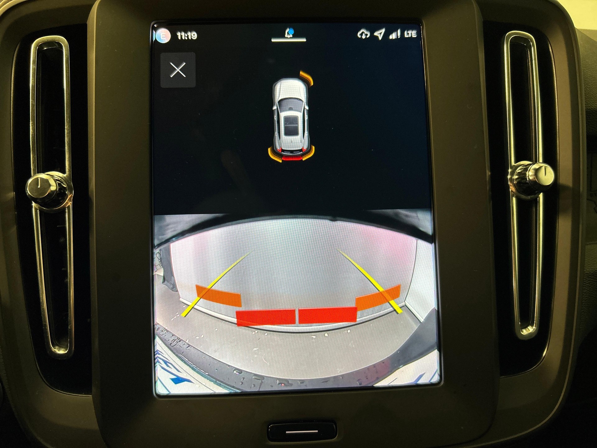 VOLVO XC40 2.0 B3 MH Essential-image-7