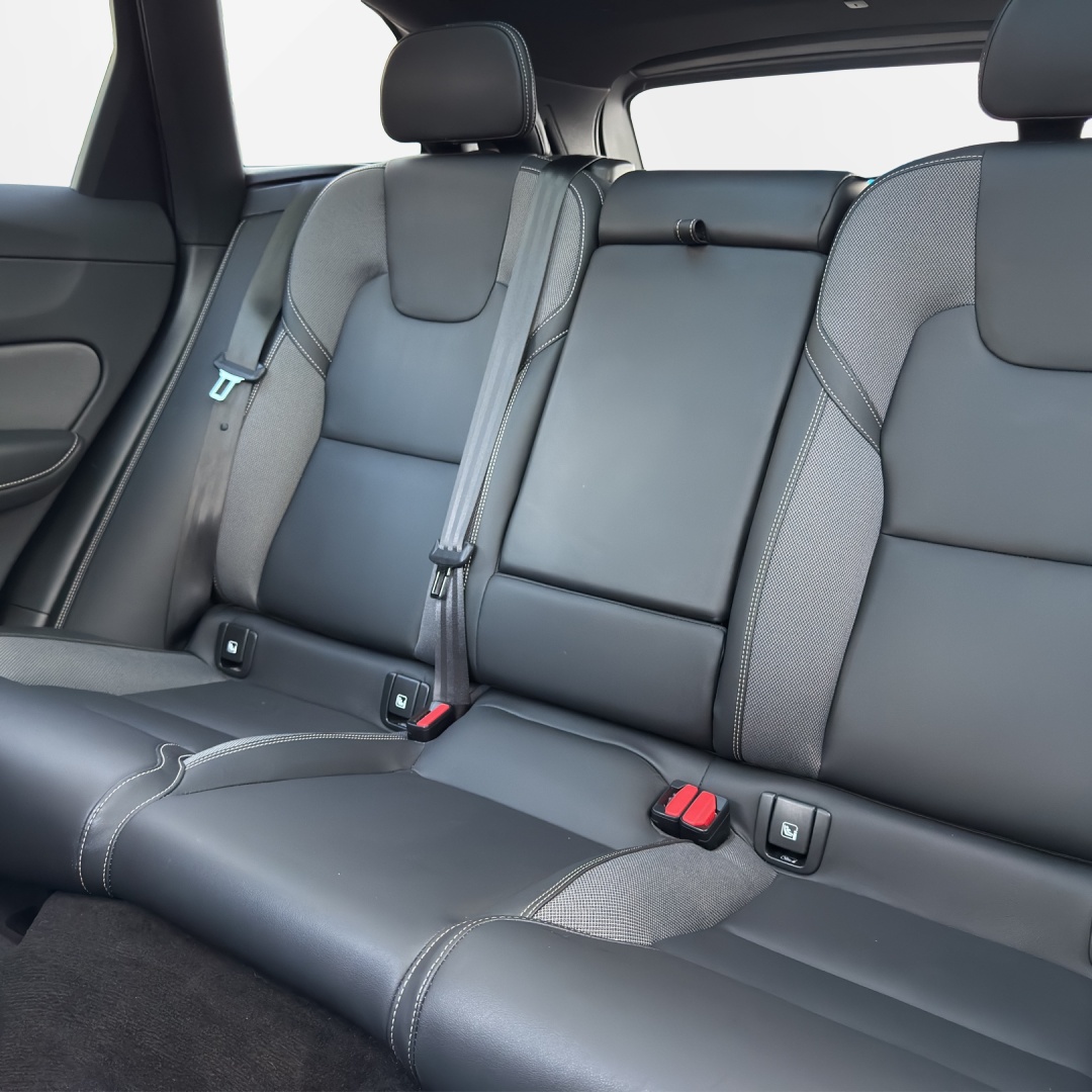 VOLVO XC60 T6 eAWD R-Design Geartronic-image-10