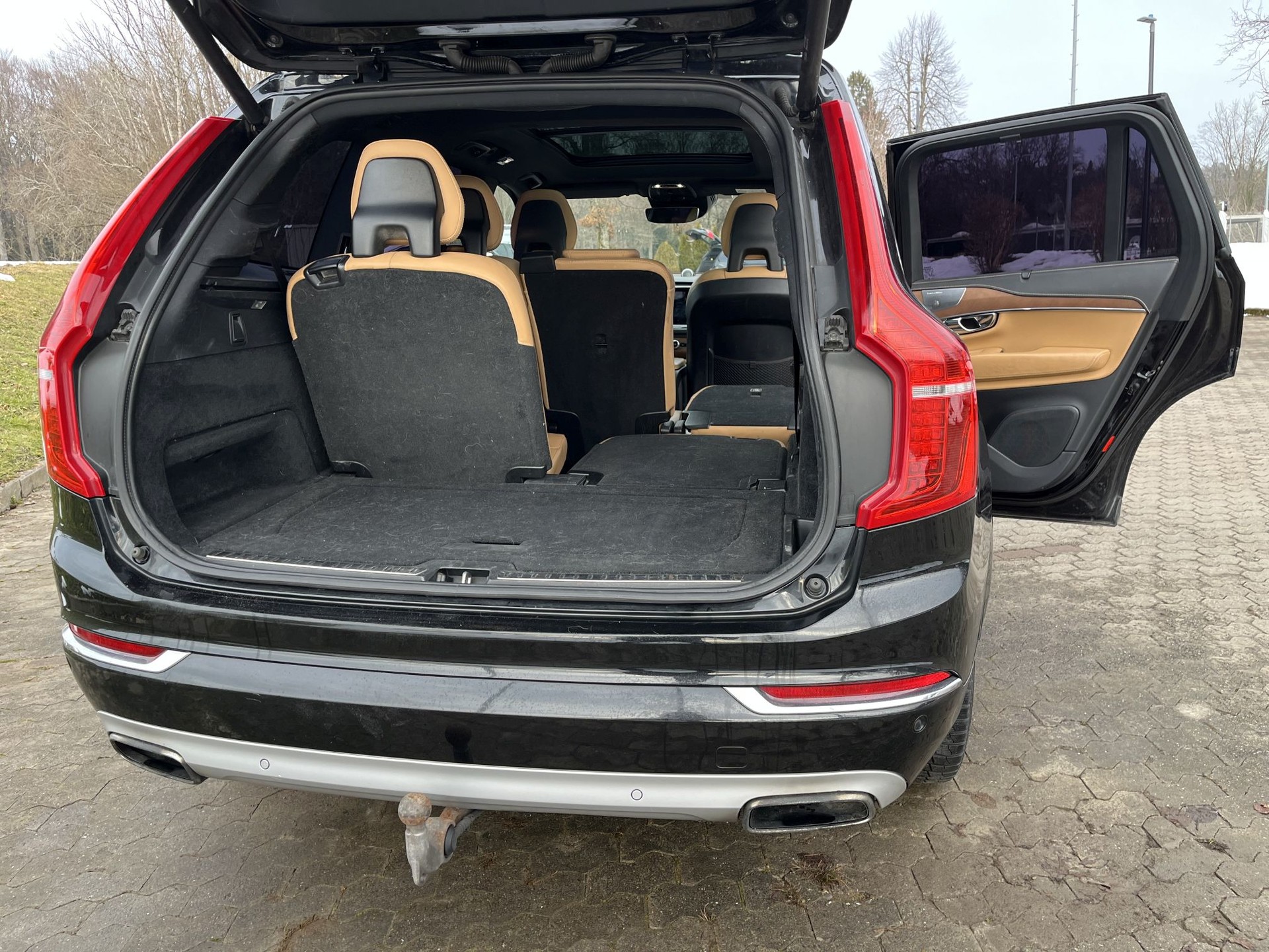 VOLVO XC90 D5 AWD First Edition Geartronic-image-7