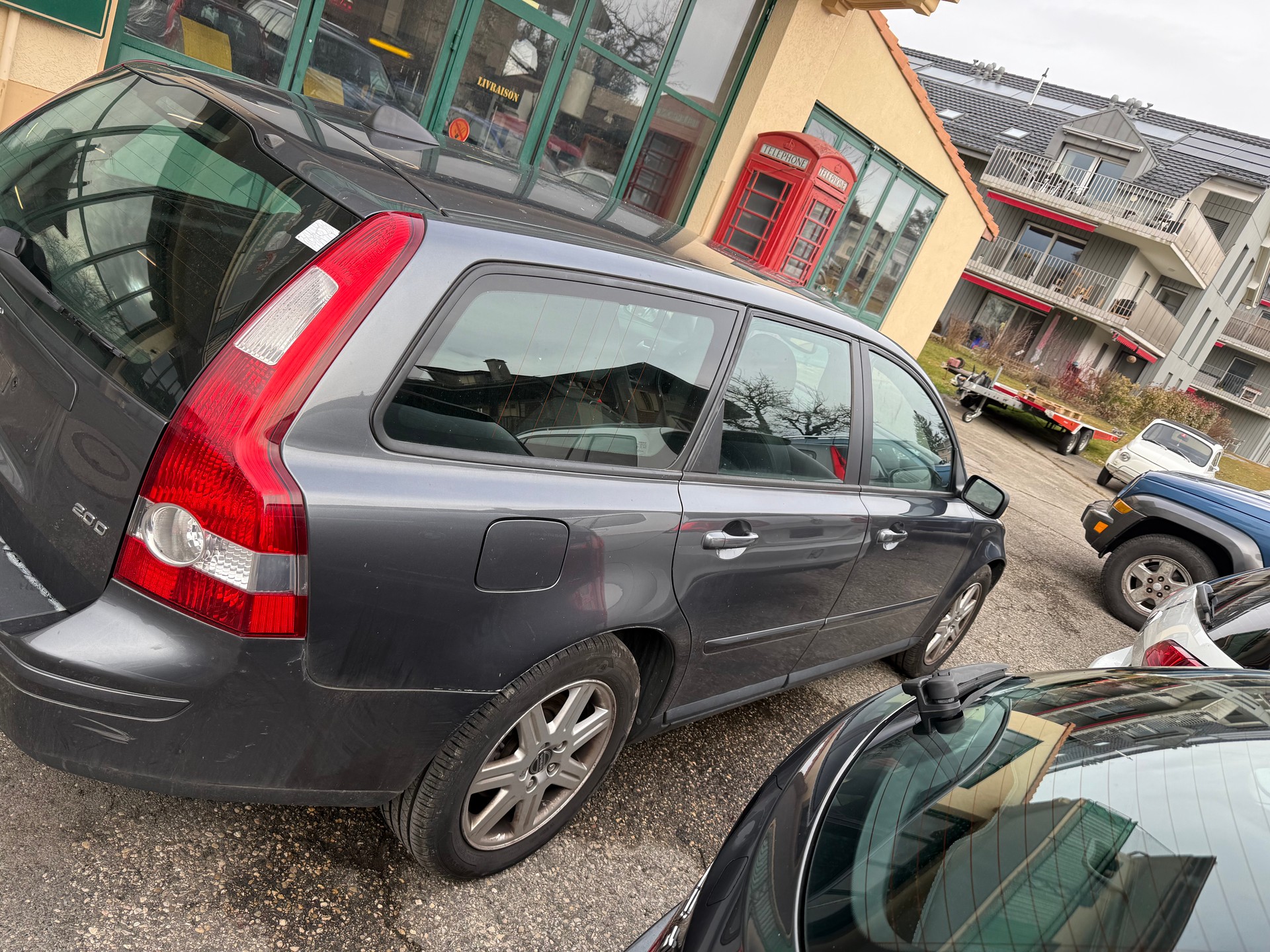 VOLVO V50 2.0D-showroom-element-3
